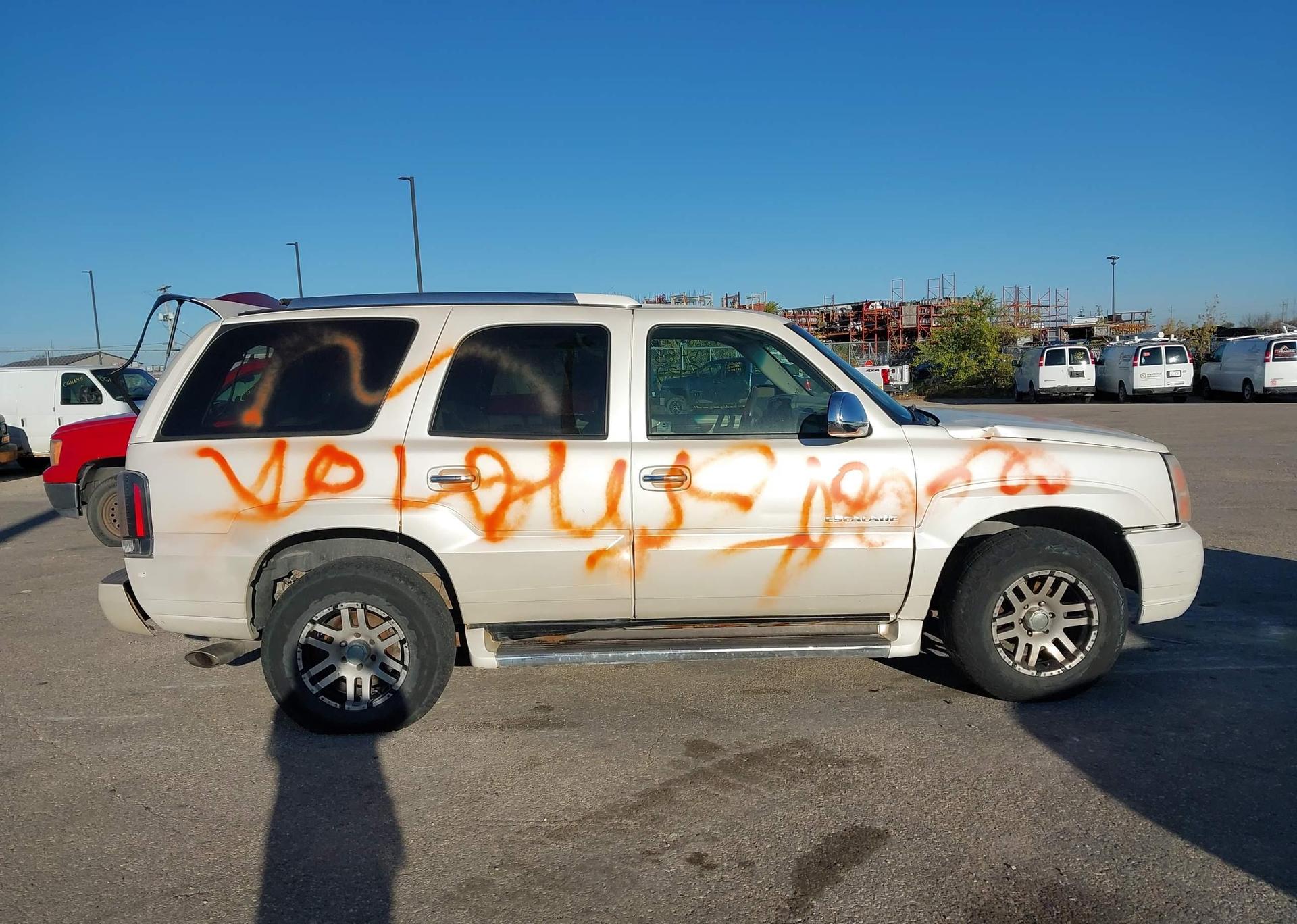 2004 CADILLAC ESCALADE