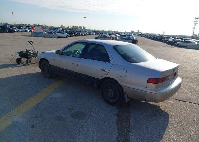 1997 TOYOTA CAMRY LE