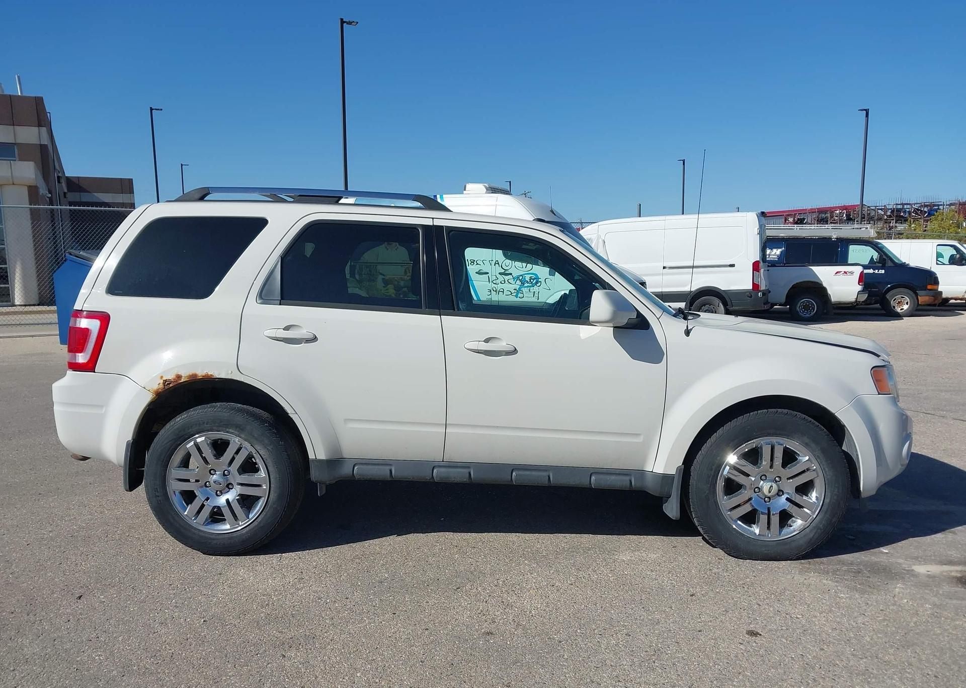 2011 FORD ESCAPE LIMITED V6