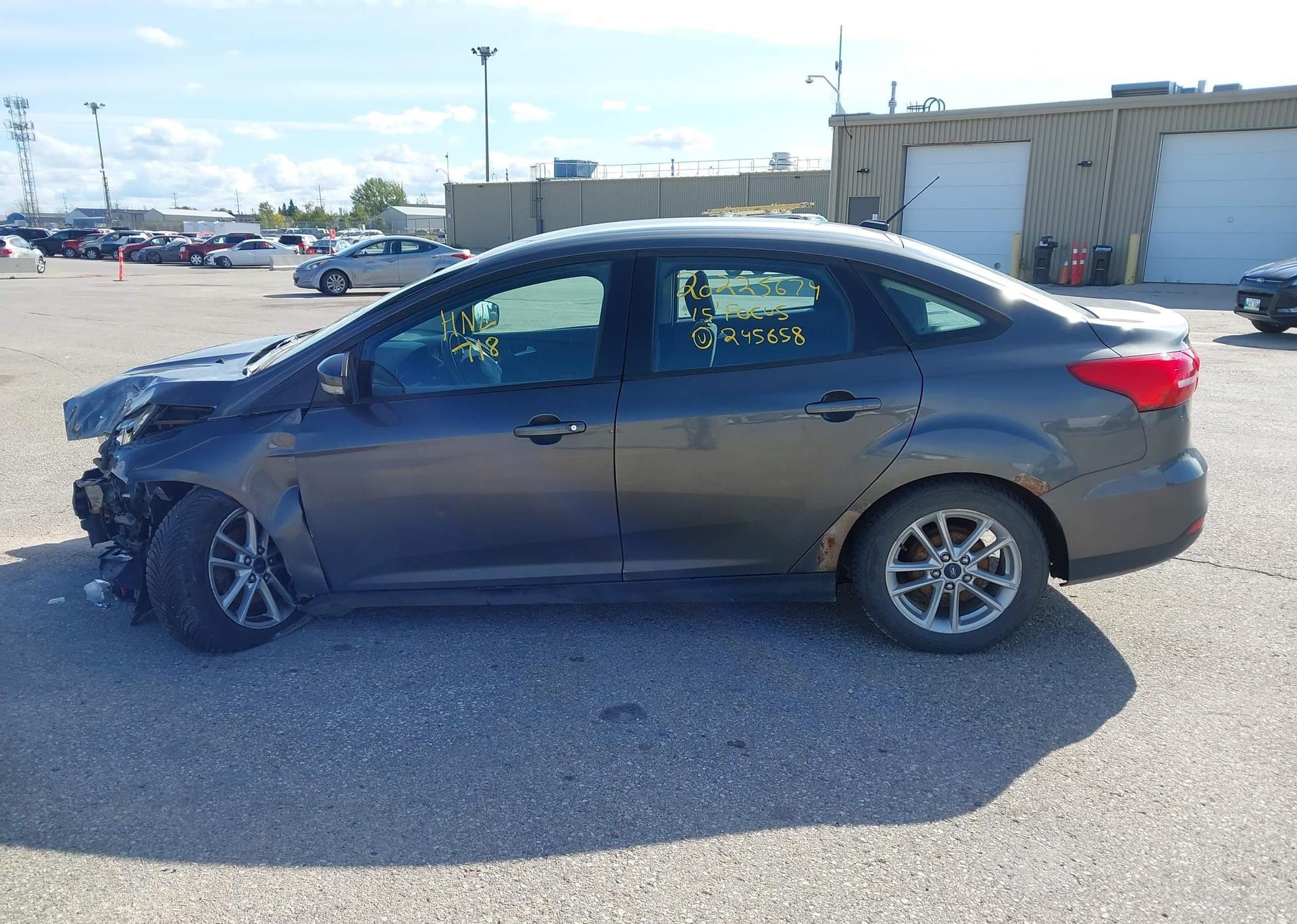 2015 FORD FOCUS SE