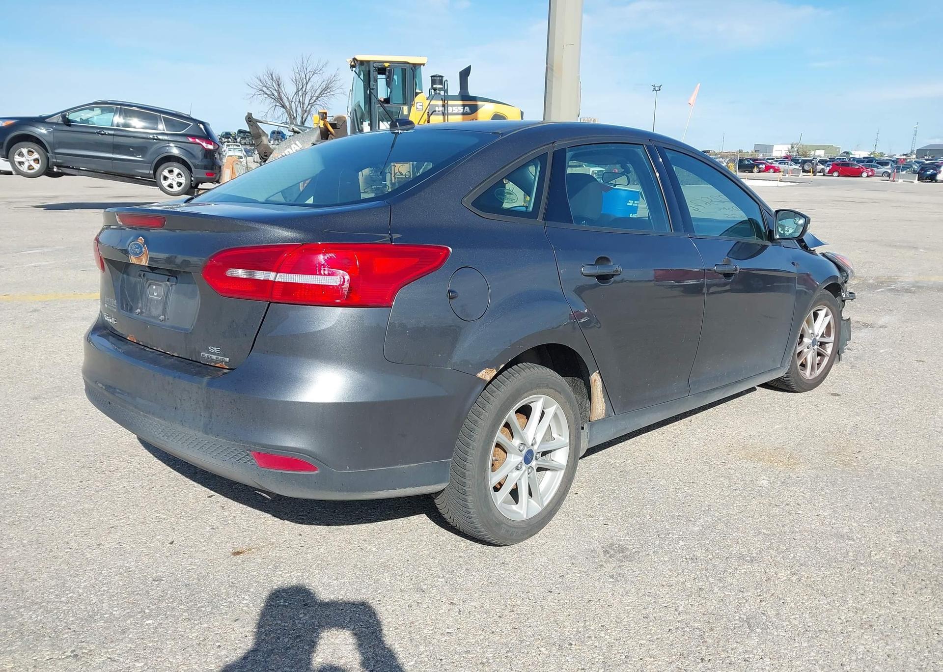 2015 FORD FOCUS SE