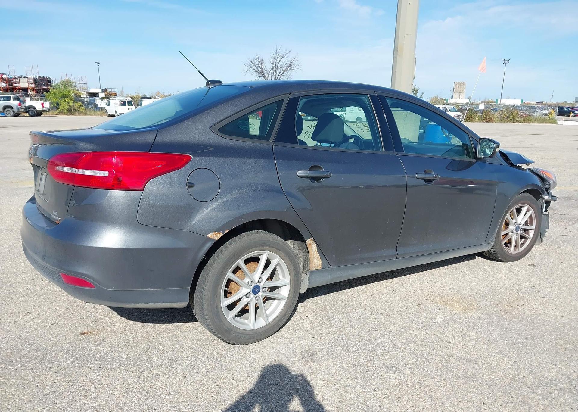 2015 FORD FOCUS SE
