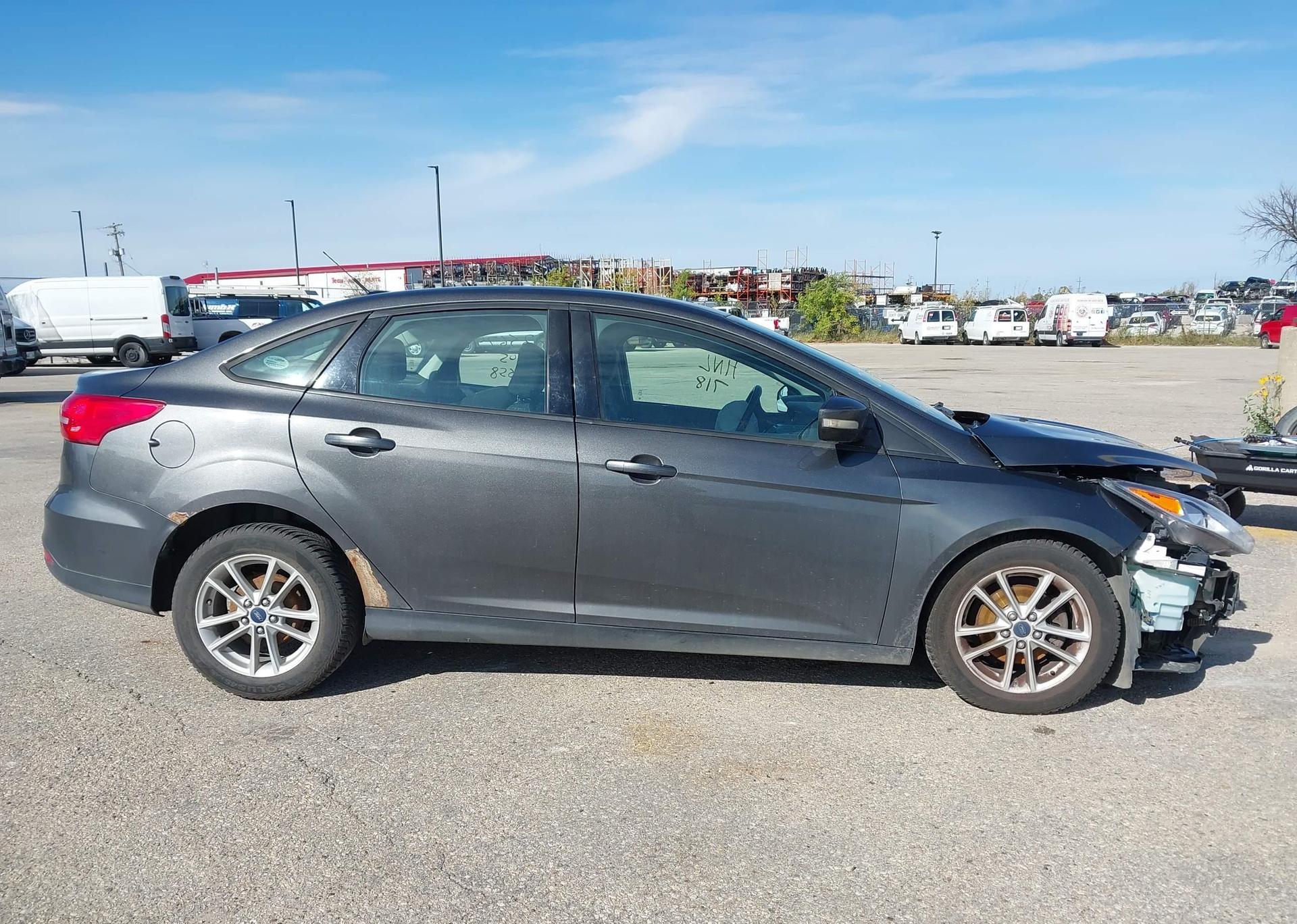2015 FORD FOCUS SE