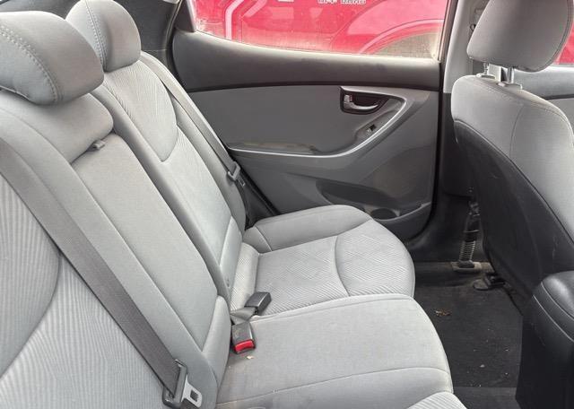 2013 HYUNDAI ELANTRA GL
