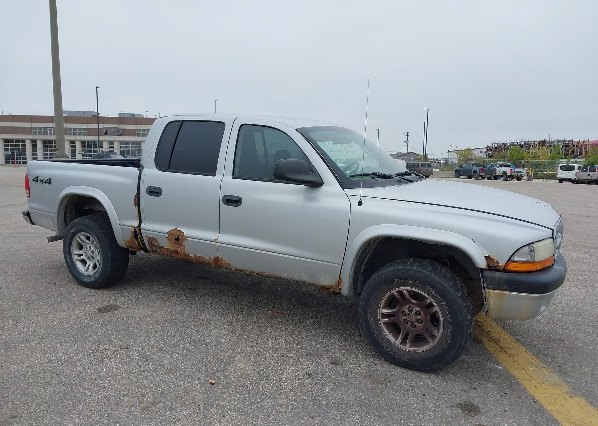 2004 DODGE DAKOTA SPORT V8 QUAD CAB