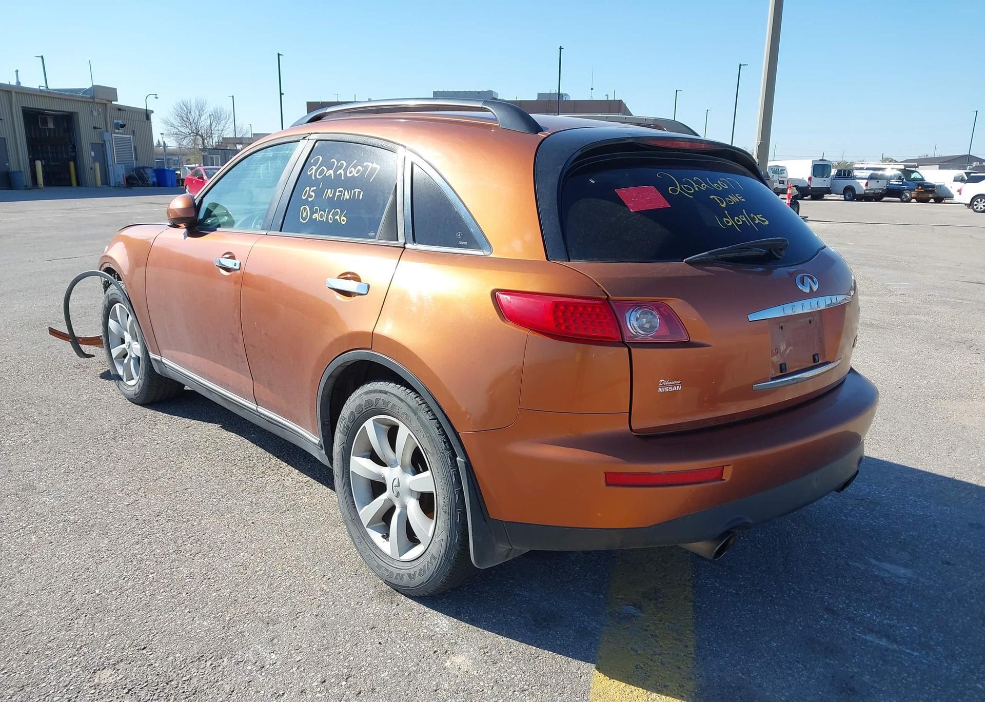 2005 INFINITI FX35