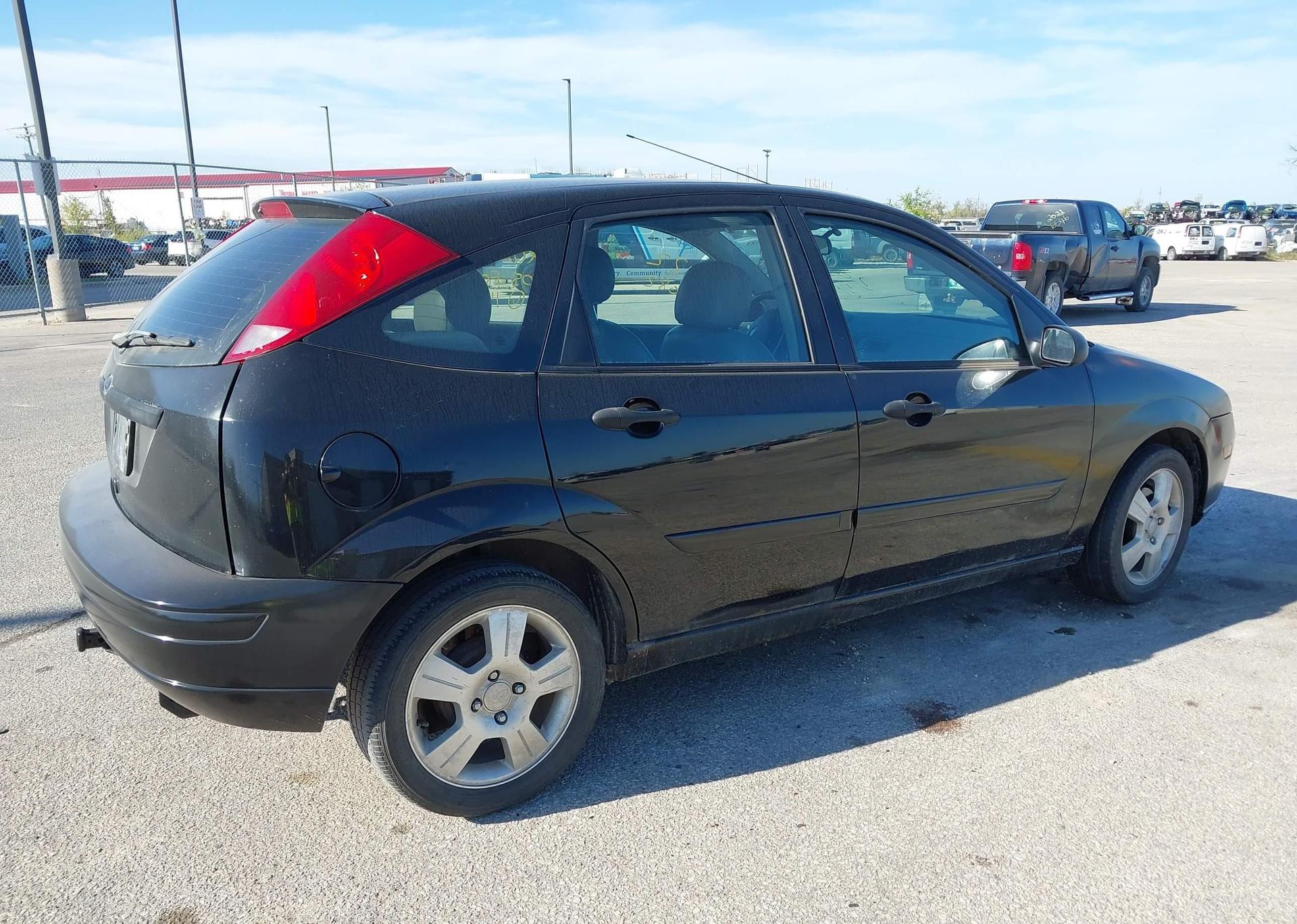 2005 FORD FOCUS ZX5