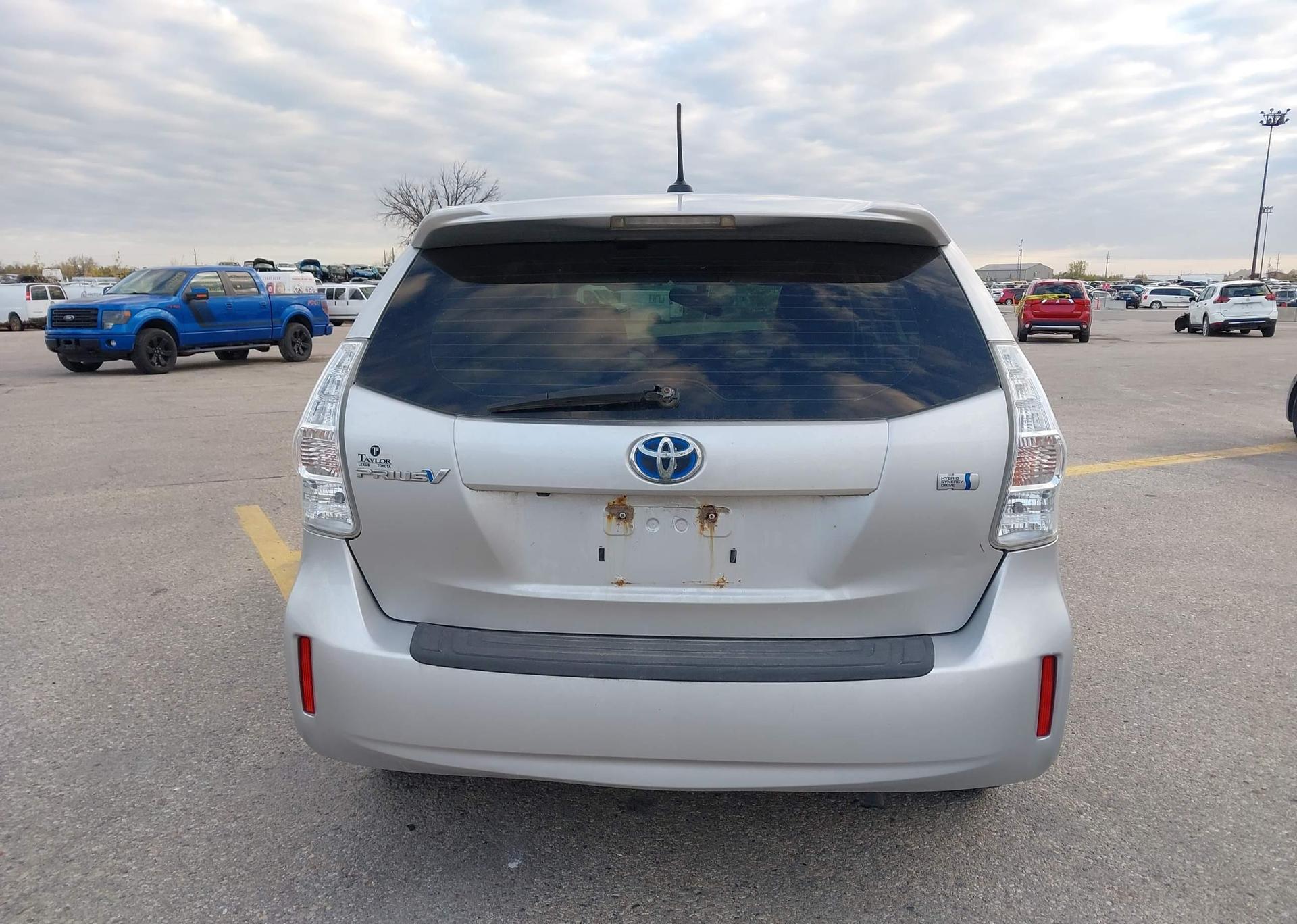 2012 TOYOTA PRIUS V