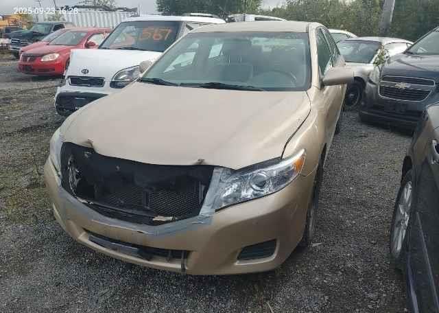 2010 TOYOTA CAMRY SE