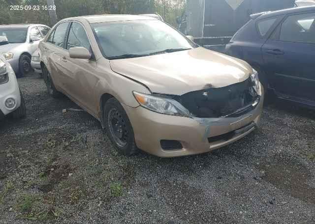 2010 TOYOTA CAMRY SE