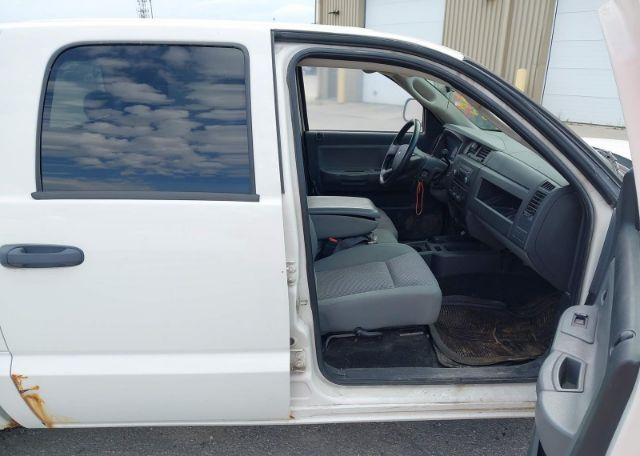 2009 DODGE DAKOTA SXT