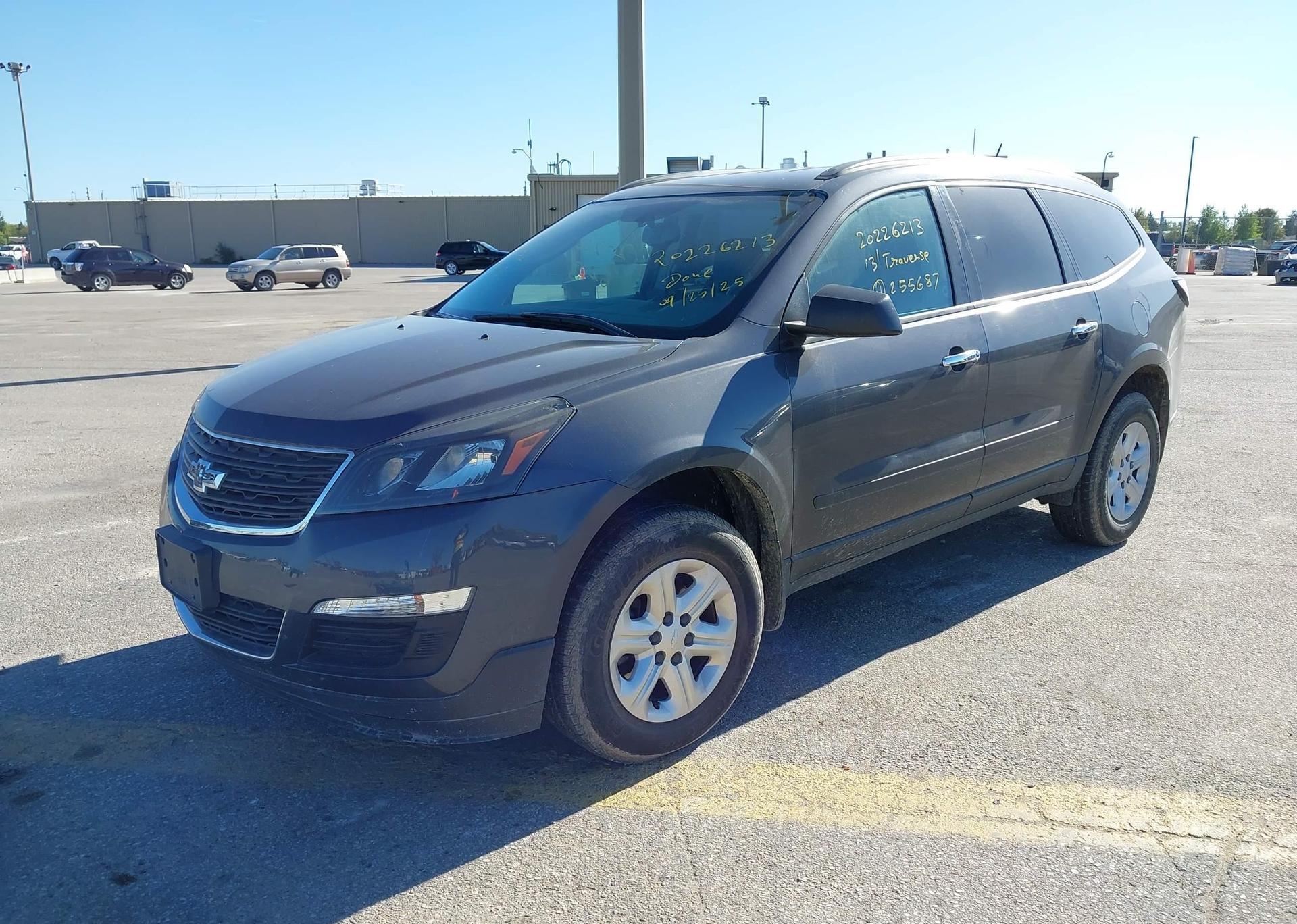 2013 CHEVROLET TRAVERSE LS