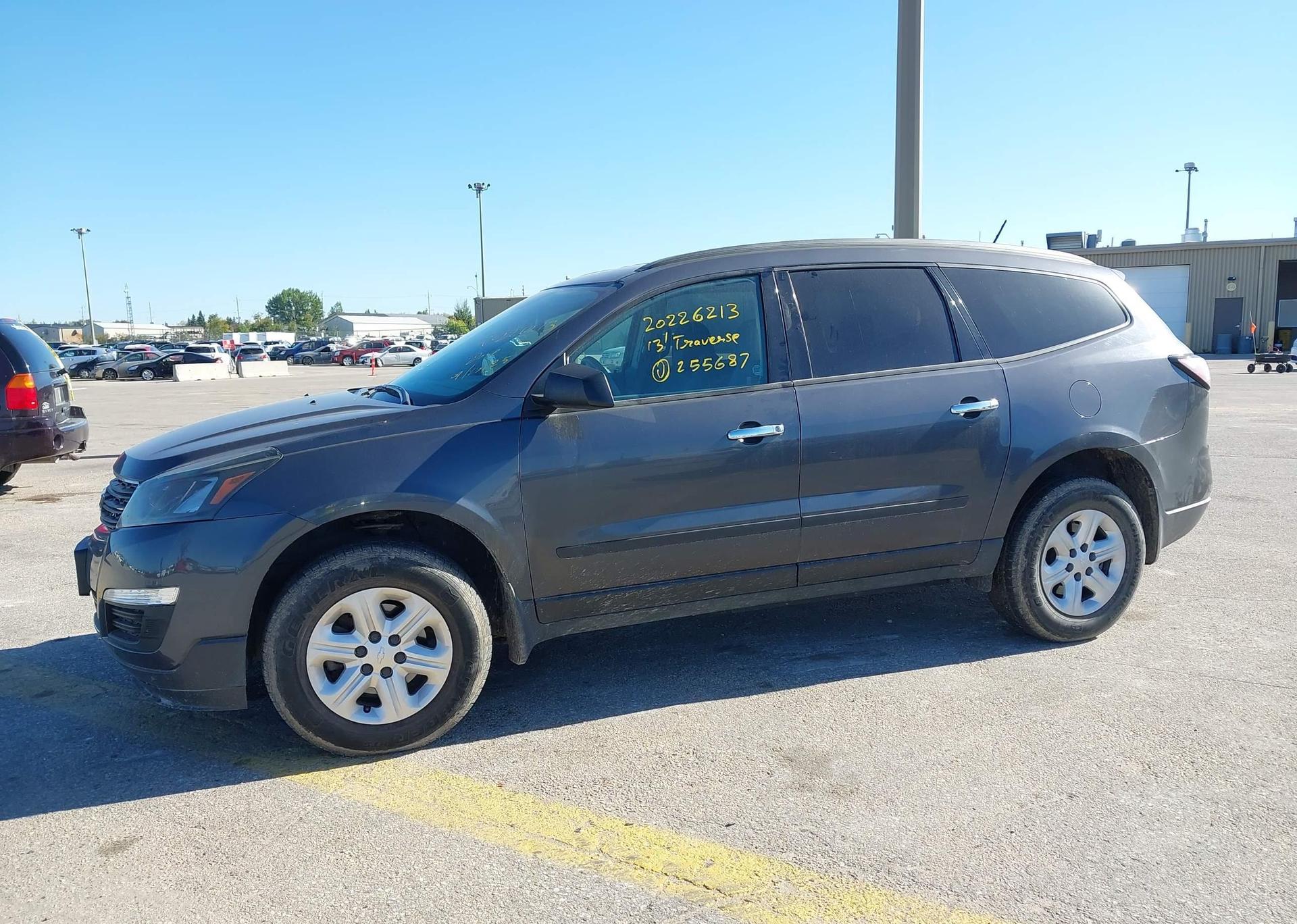 2013 CHEVROLET TRAVERSE LS