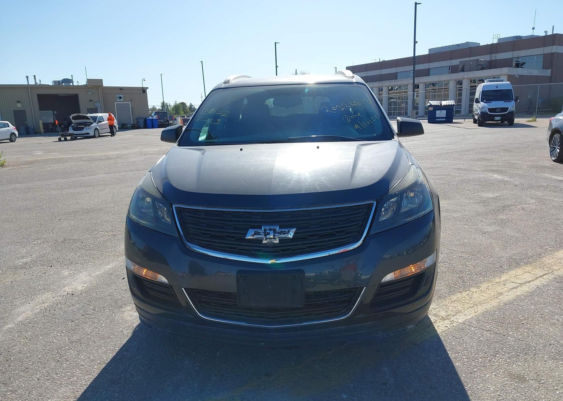 2013 CHEVROLET TRAVERSE LS