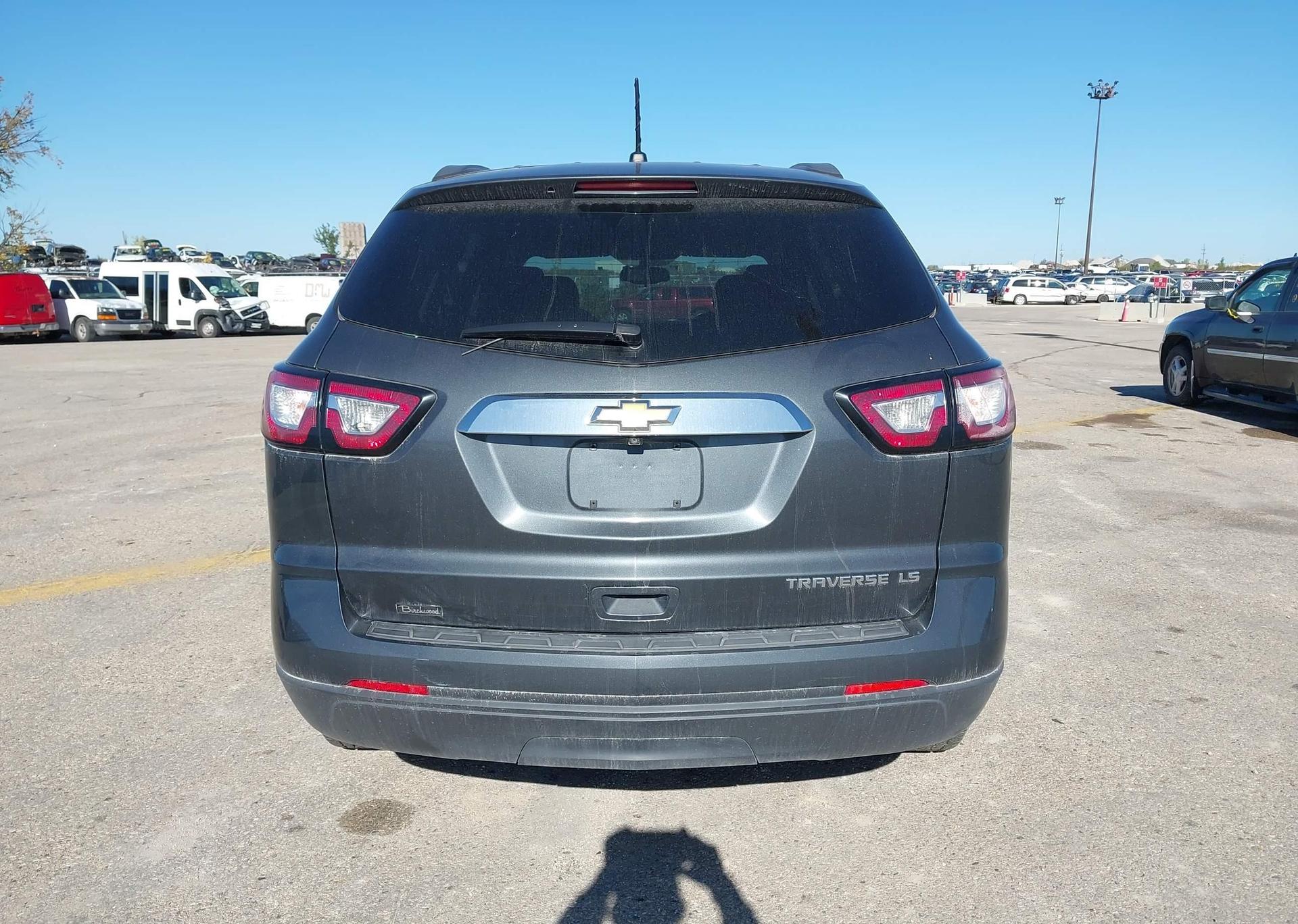 2013 CHEVROLET TRAVERSE LS