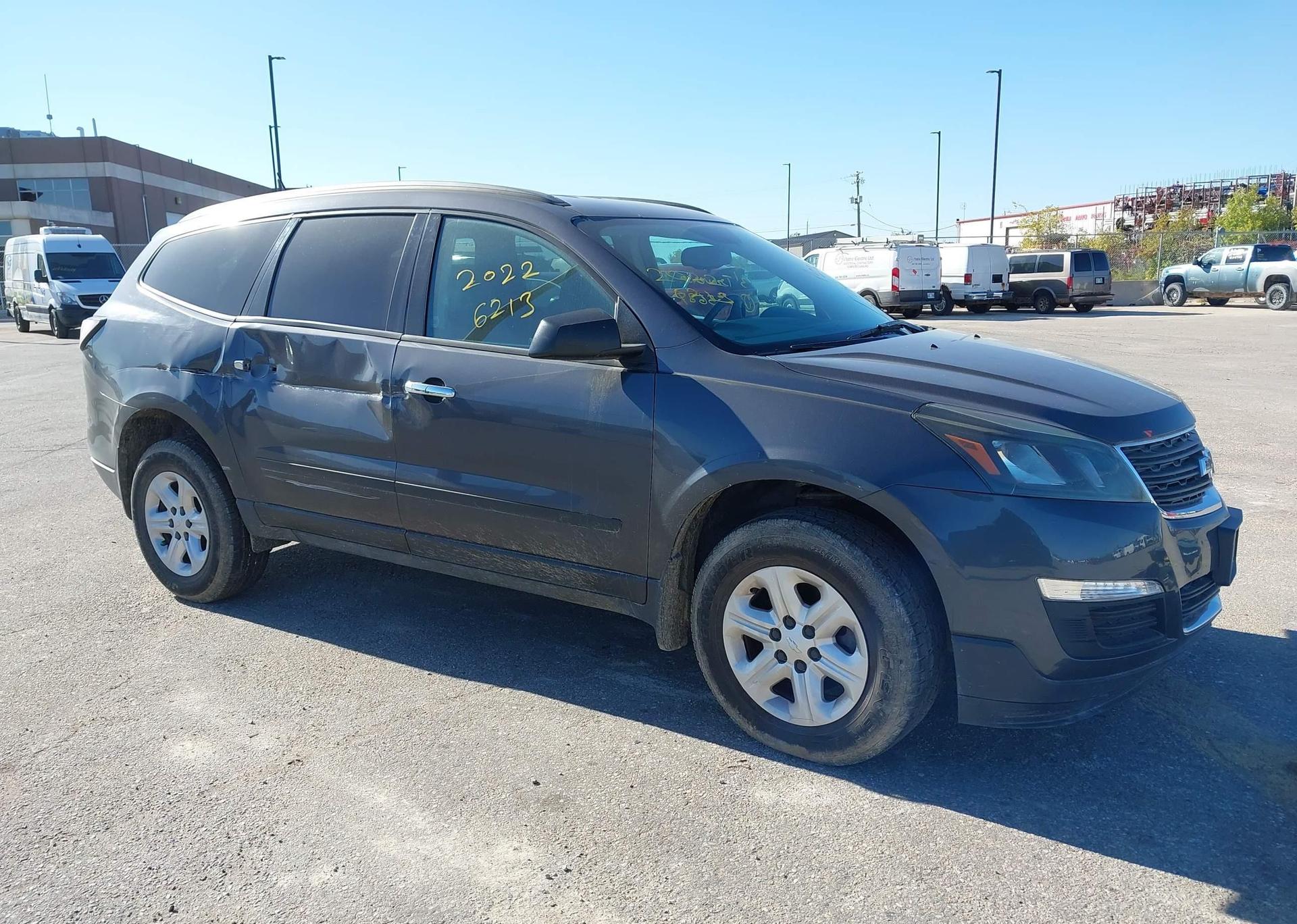 2013 CHEVROLET TRAVERSE LS