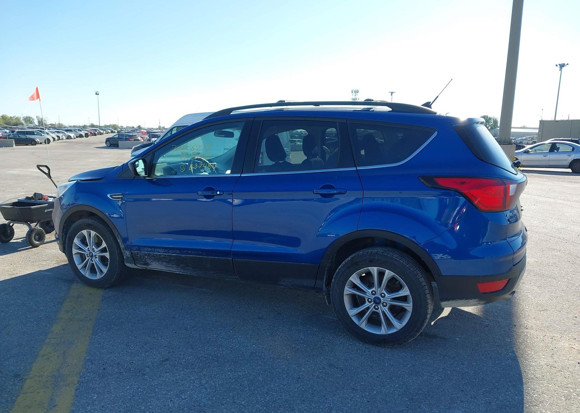 2019 FORD ESCAPE SE