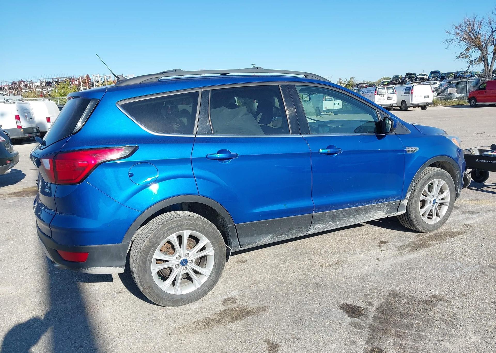 2019 FORD ESCAPE SE