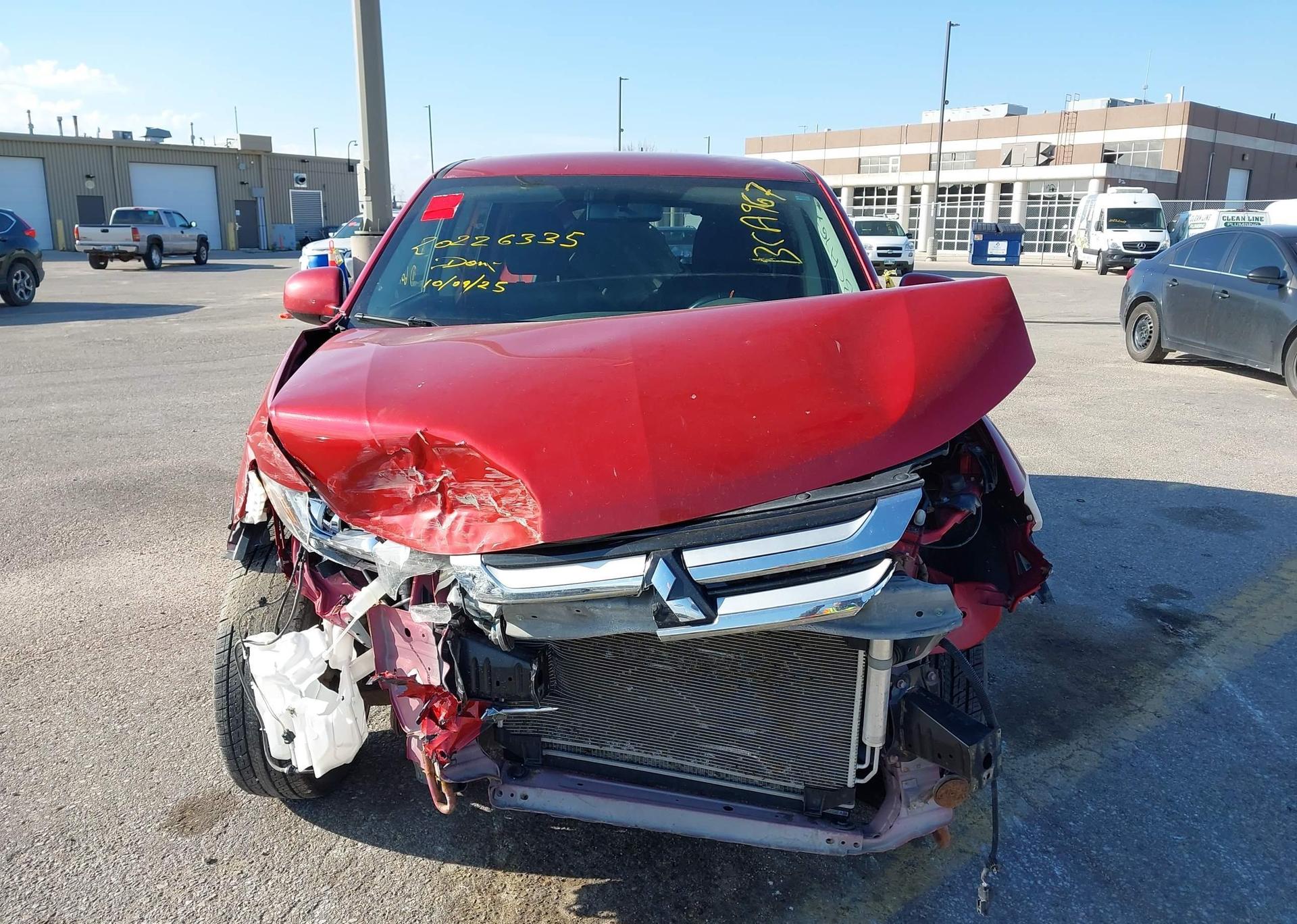 2016 MITSUBISHI OUTLANDER ES