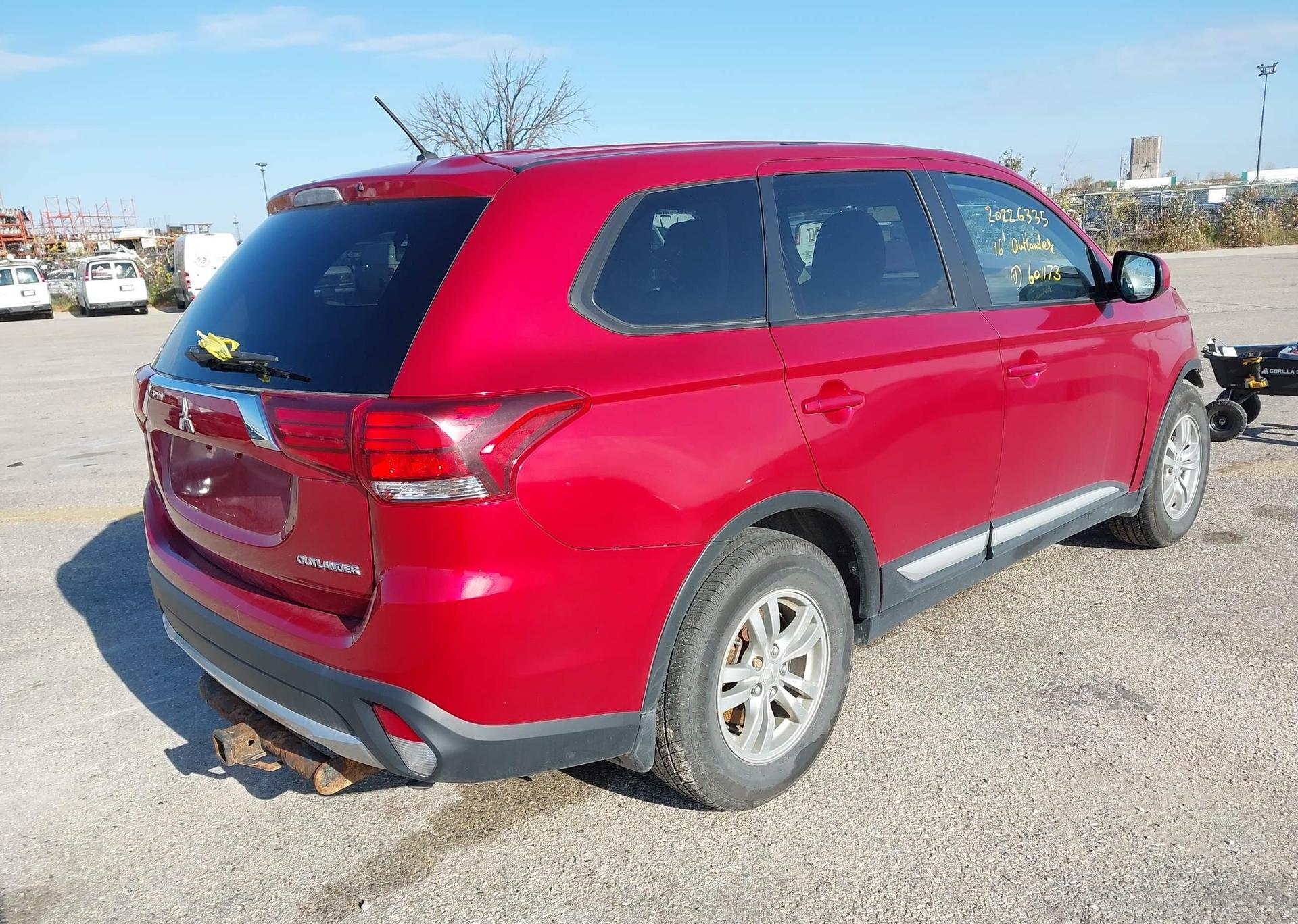 2016 MITSUBISHI OUTLANDER ES