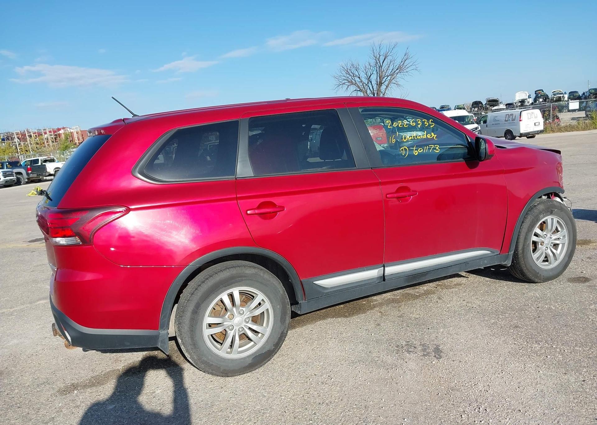 2016 MITSUBISHI OUTLANDER ES