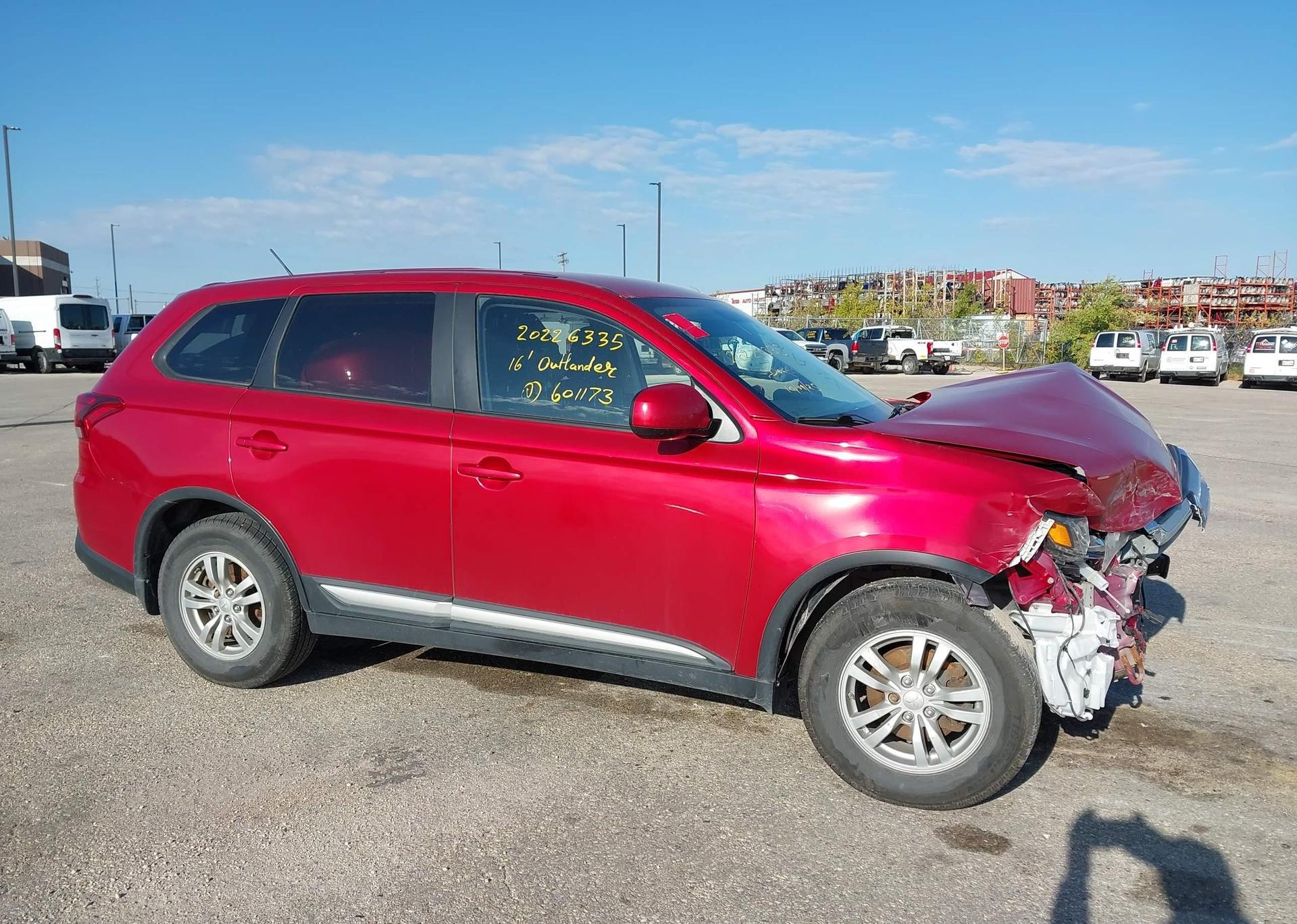 2016 MITSUBISHI OUTLANDER ES