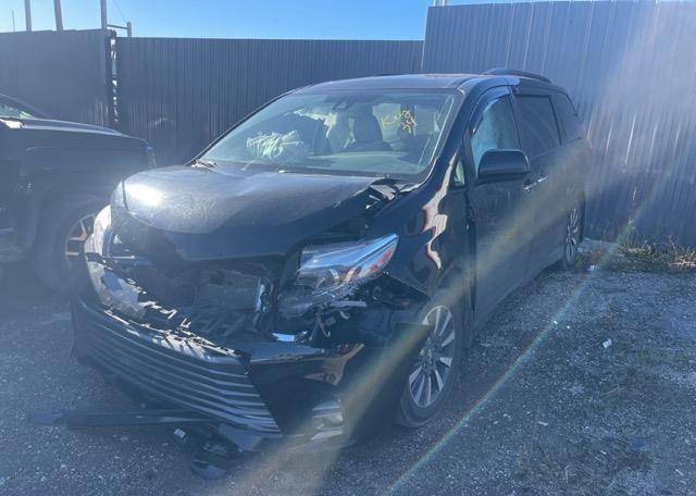 2019 TOYOTA SIENNA SE V6