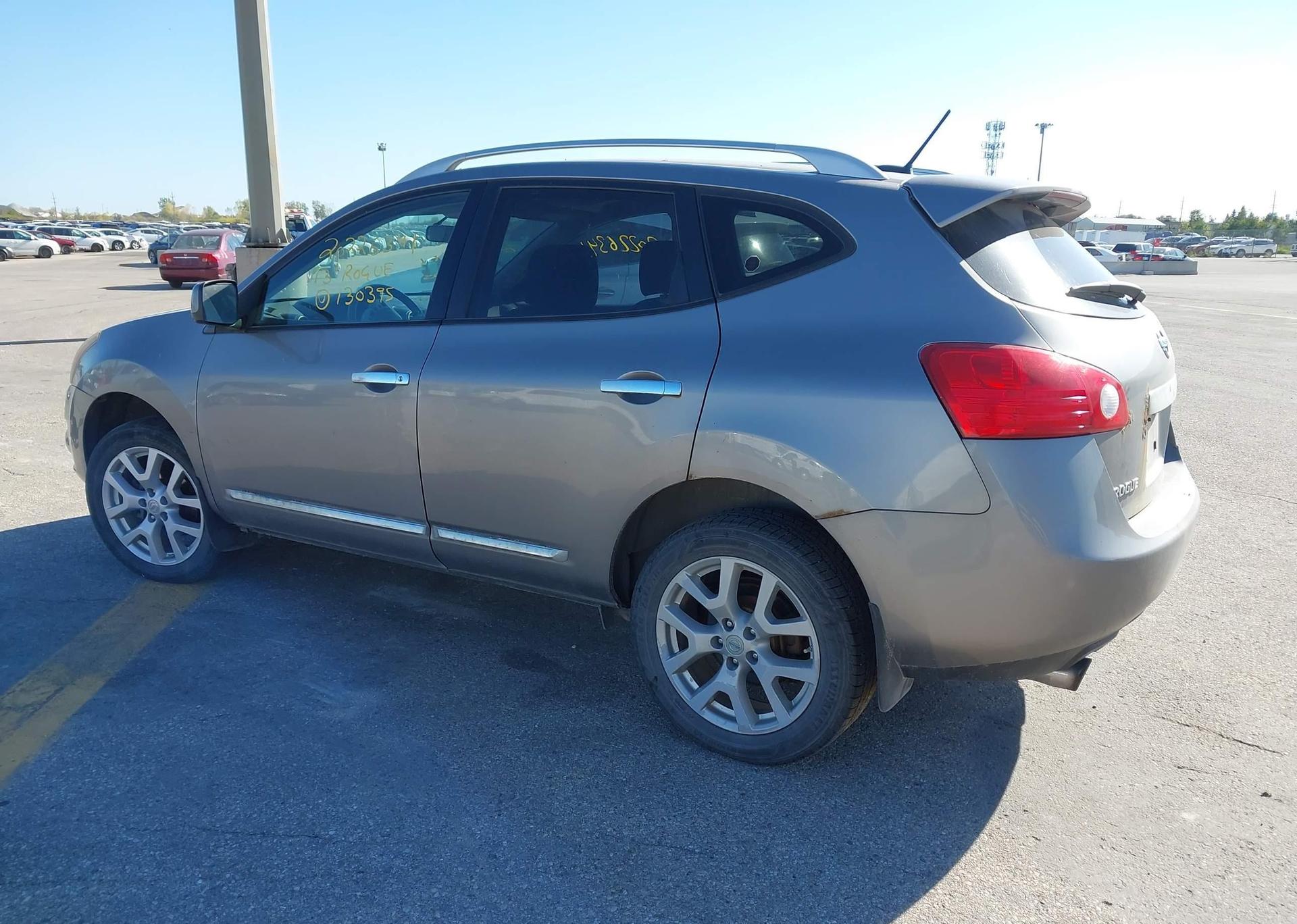 2013 NISSAN ROGUE SV