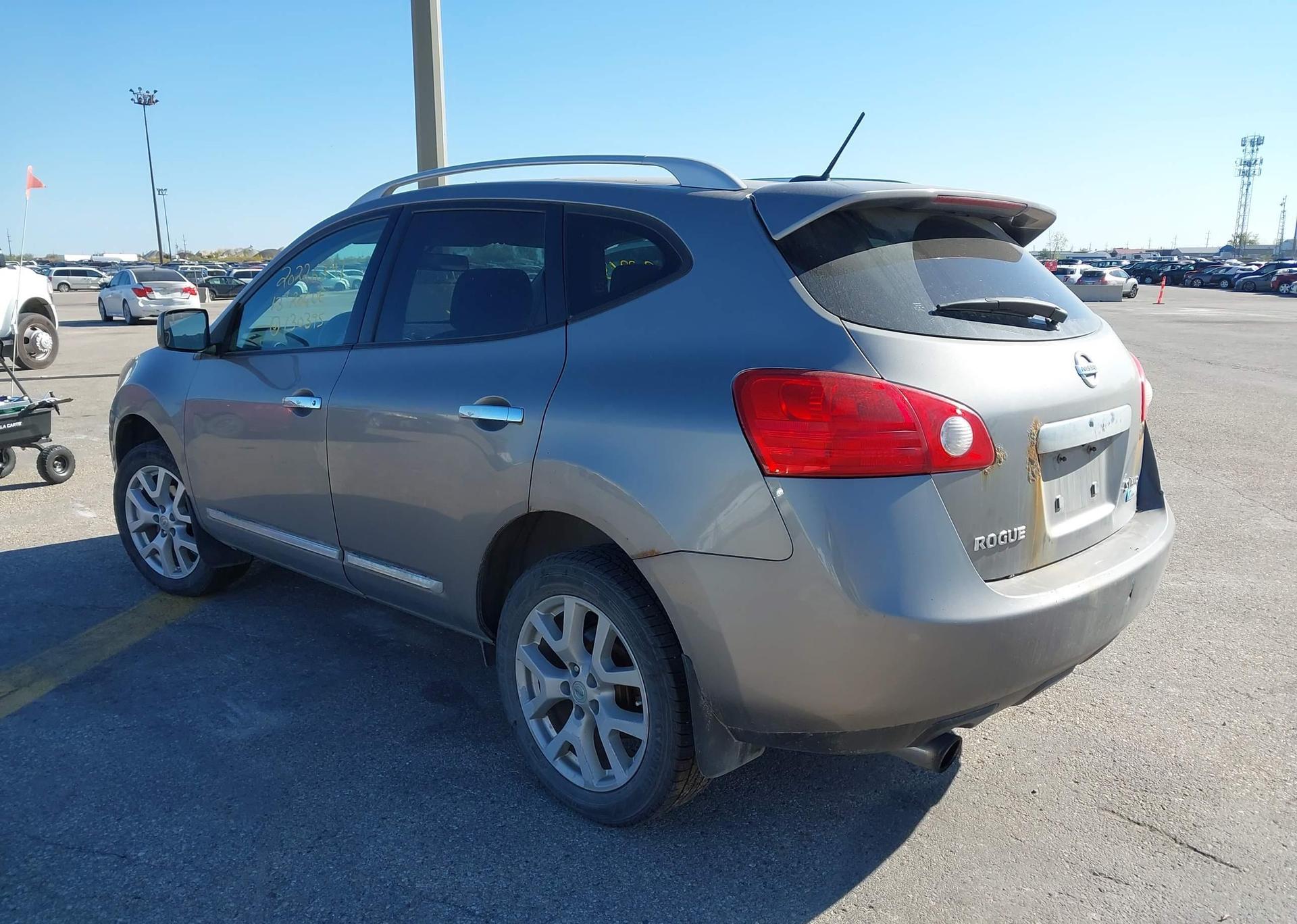 2013 NISSAN ROGUE SV