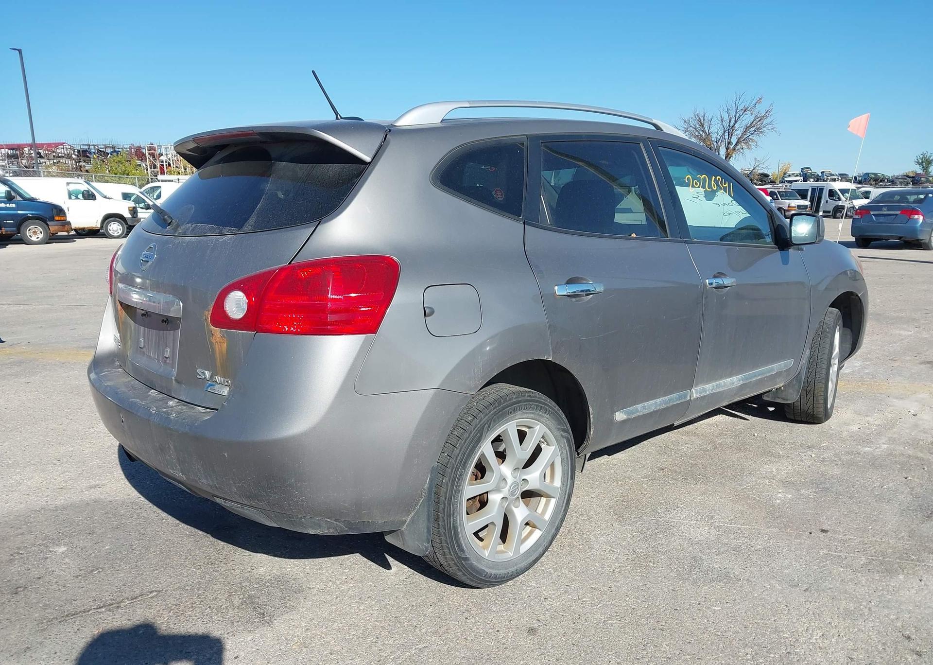 2013 NISSAN ROGUE SV