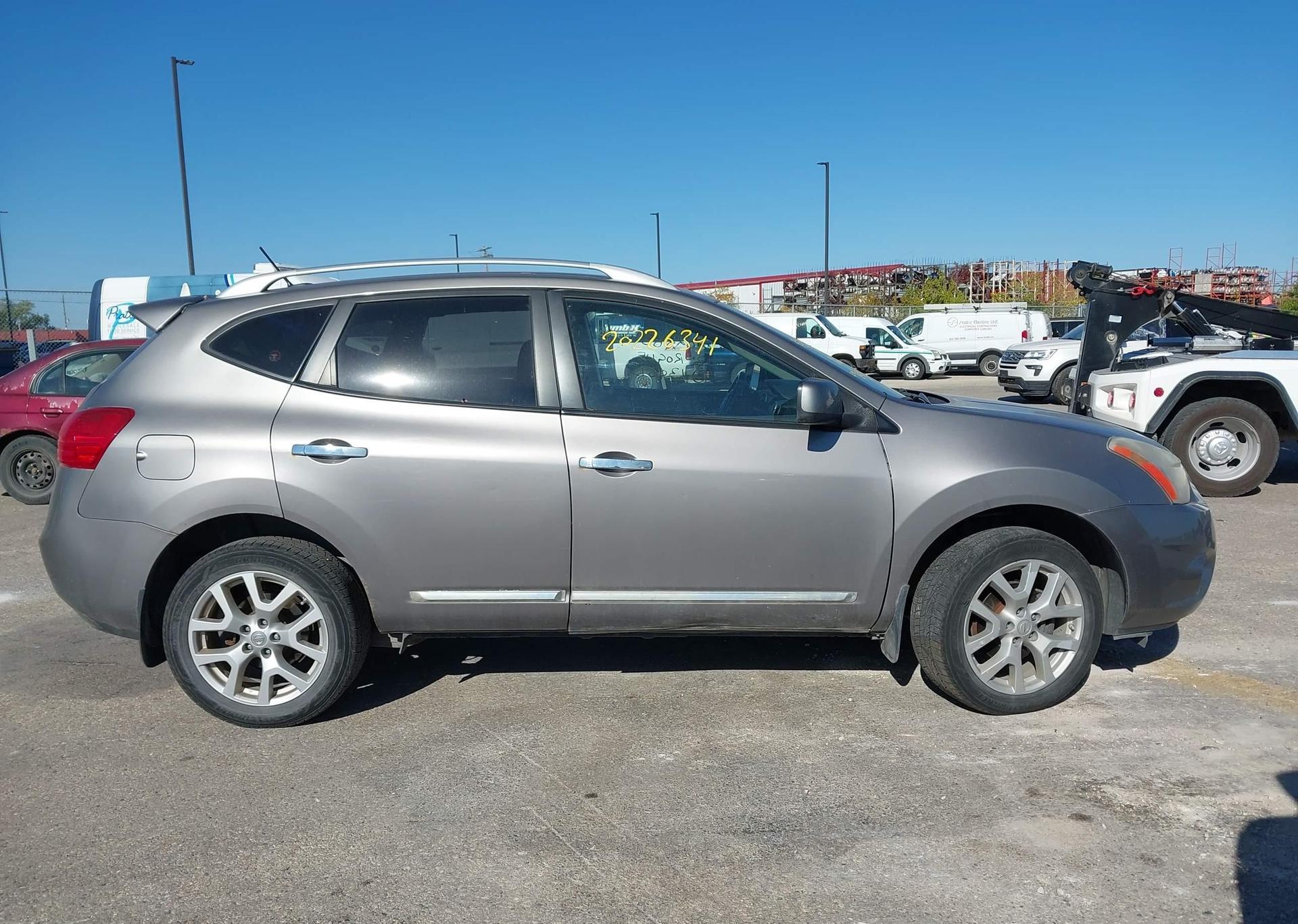 2013 NISSAN ROGUE SV