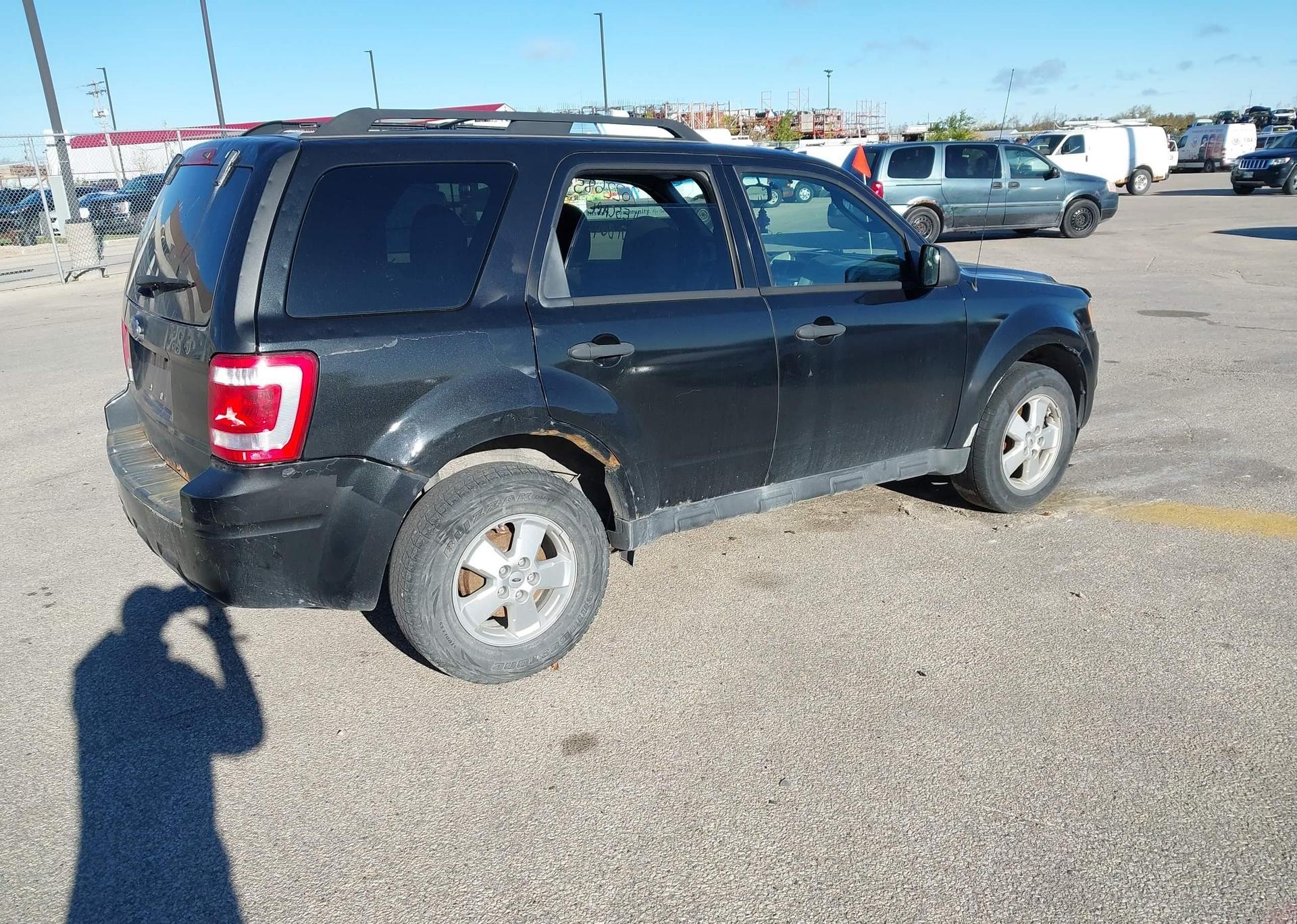 2011 FORD ESCAPE XLT