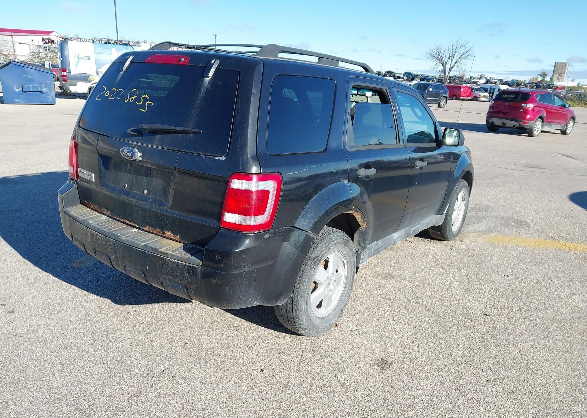 2011 FORD ESCAPE XLT