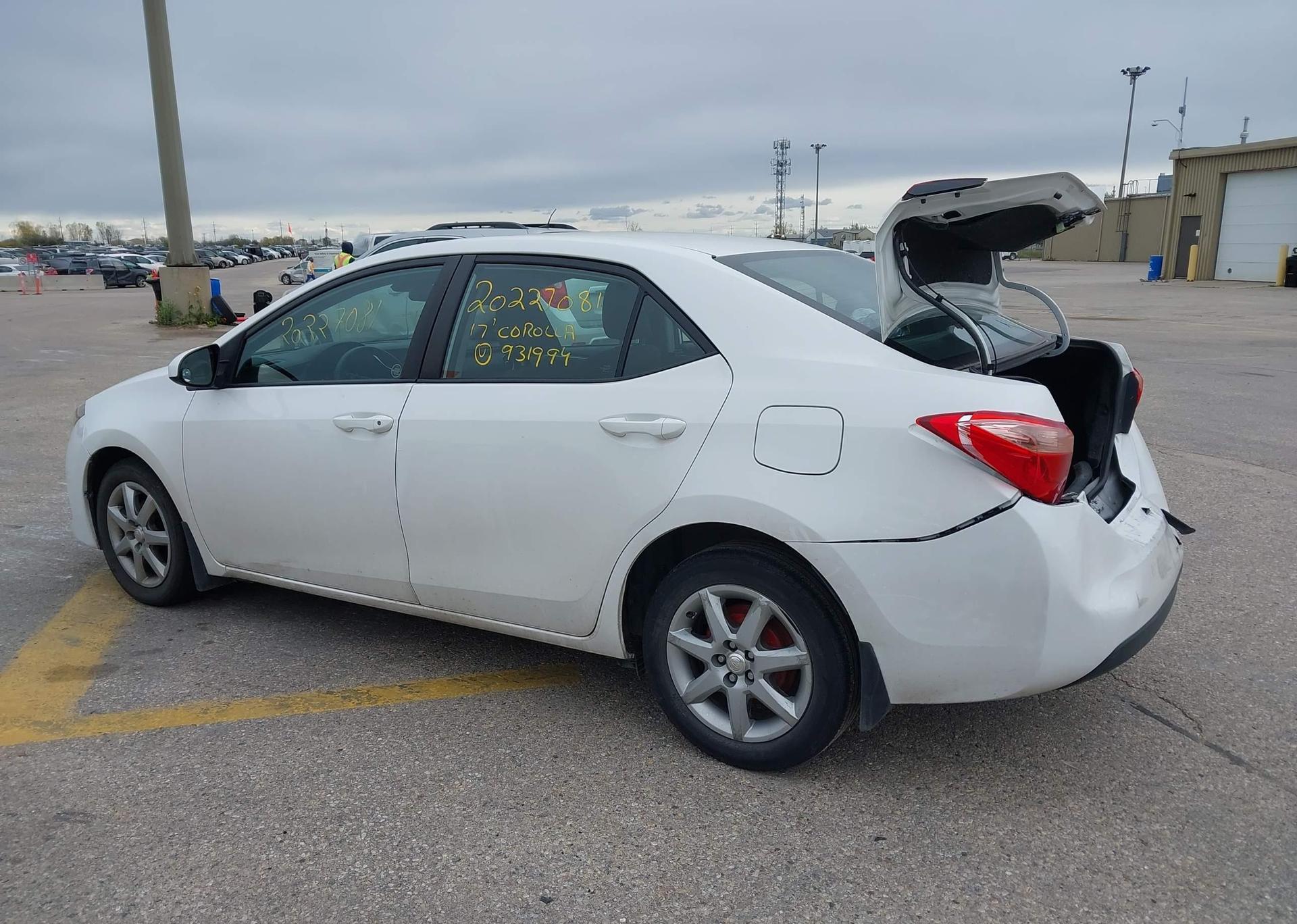 2017 TOYOTA COROLLA LE