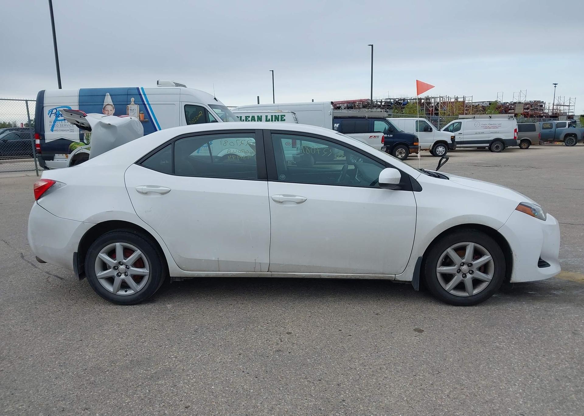 2017 TOYOTA COROLLA LE