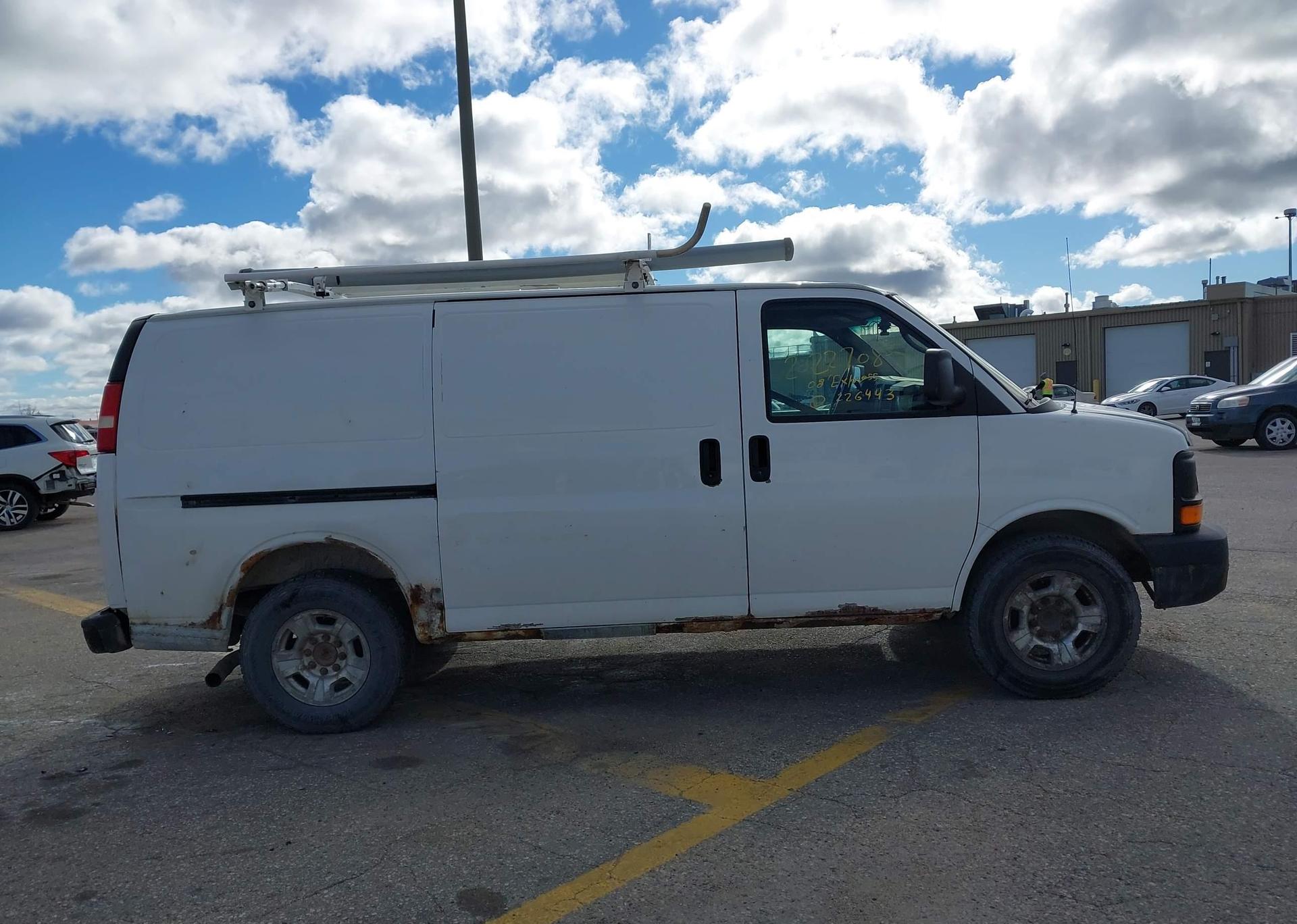 2008 CHEVROLET EXPRESS 2500 CARGO VAN