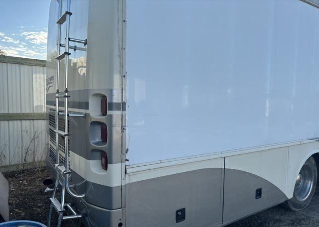 1996 FREIGHTLINER CHASSIS X LINE MOTOR HOME