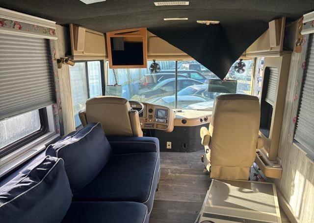 1996 FREIGHTLINER CHASSIS X LINE MOTOR HOME