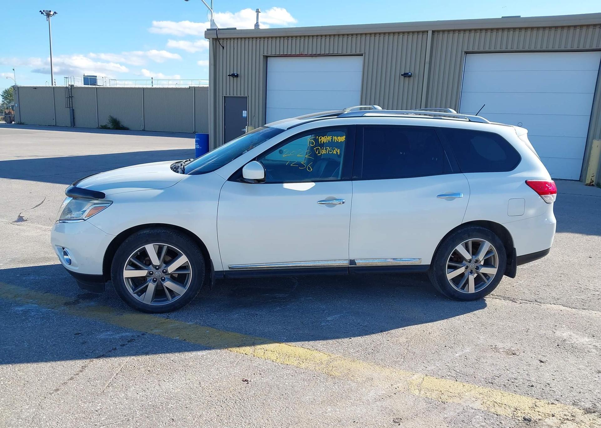 2015 NISSAN PATHFINDER PLATINUM