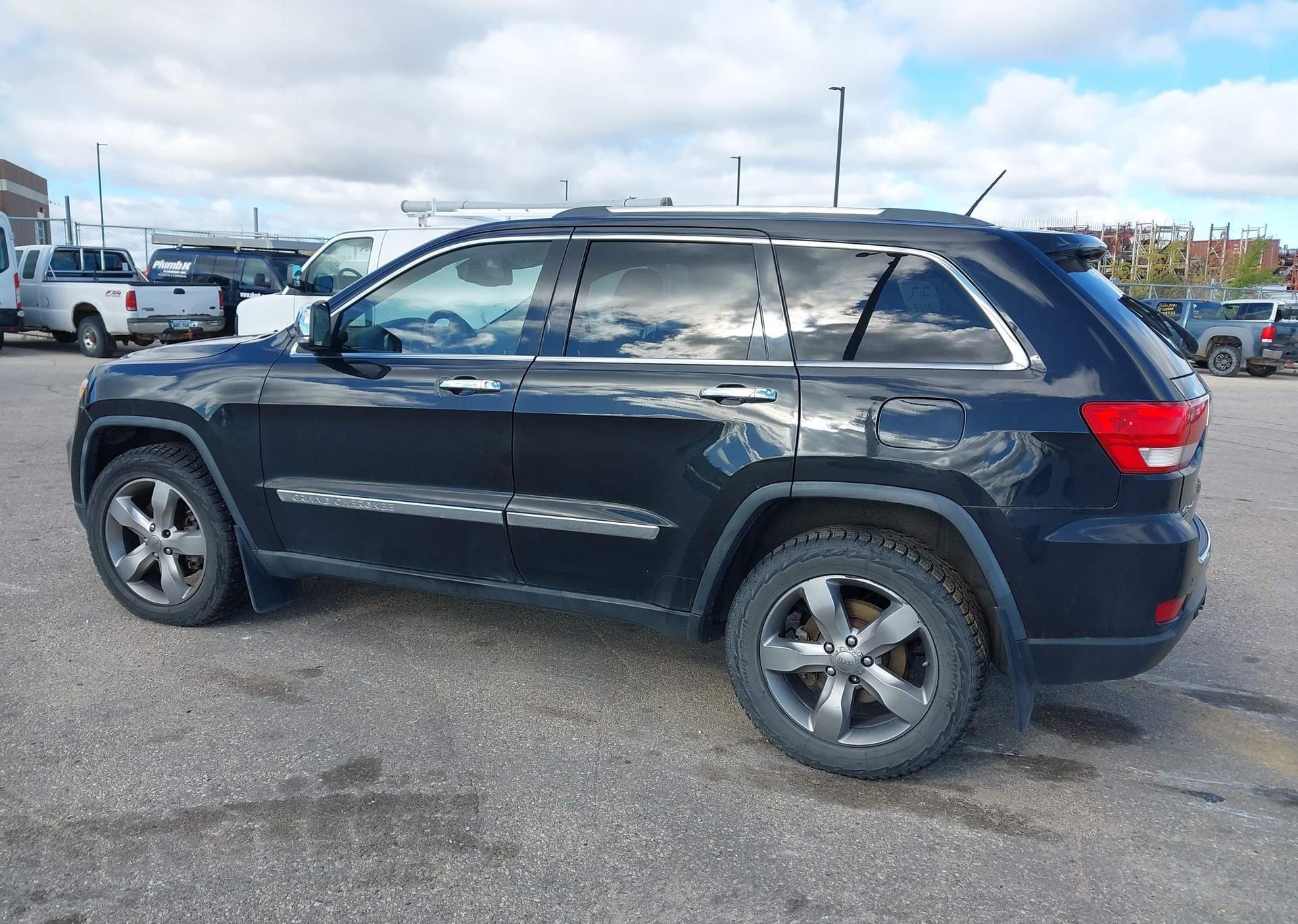 2011 JEEP GRAND CHEROKEE OVERLAND