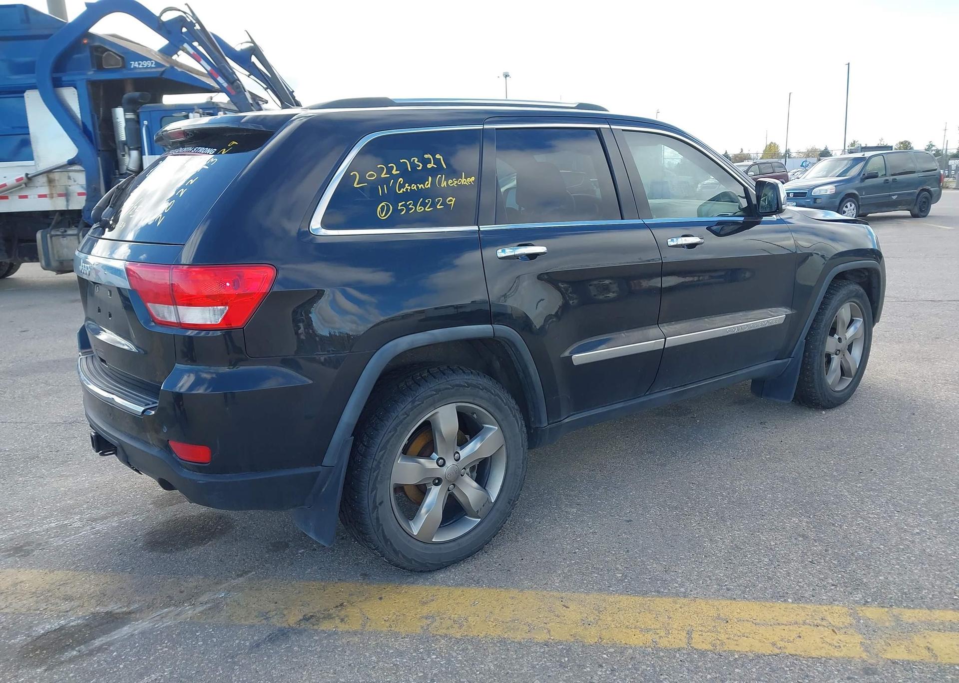 2011 JEEP GRAND CHEROKEE OVERLAND