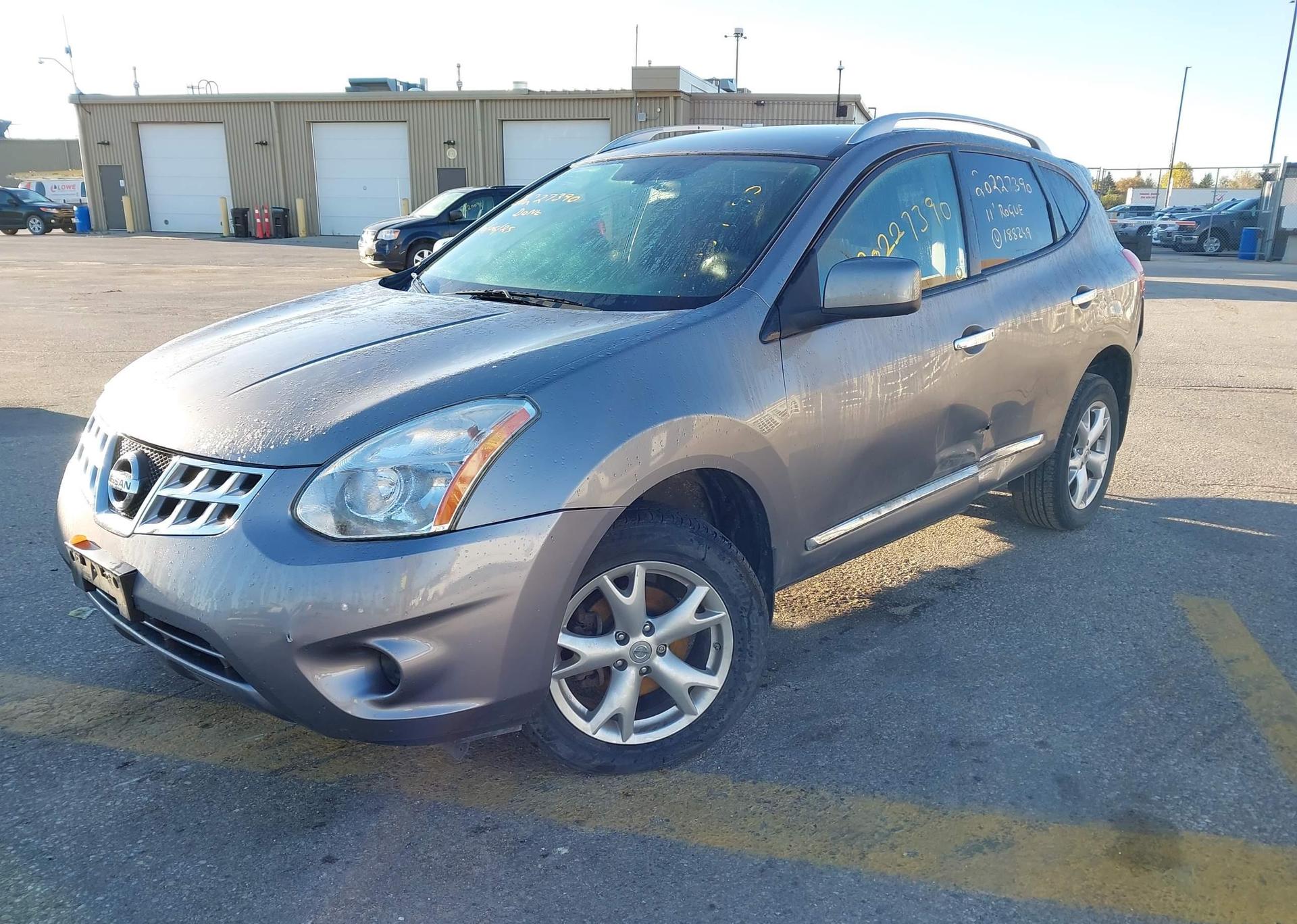 2011 NISSAN ROGUE SV