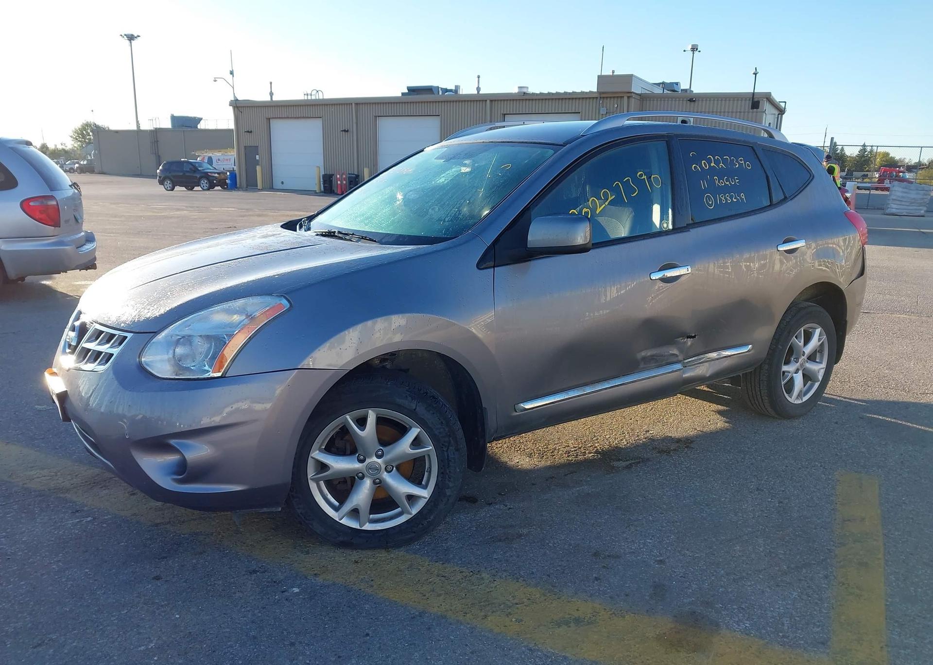 2011 NISSAN ROGUE SV