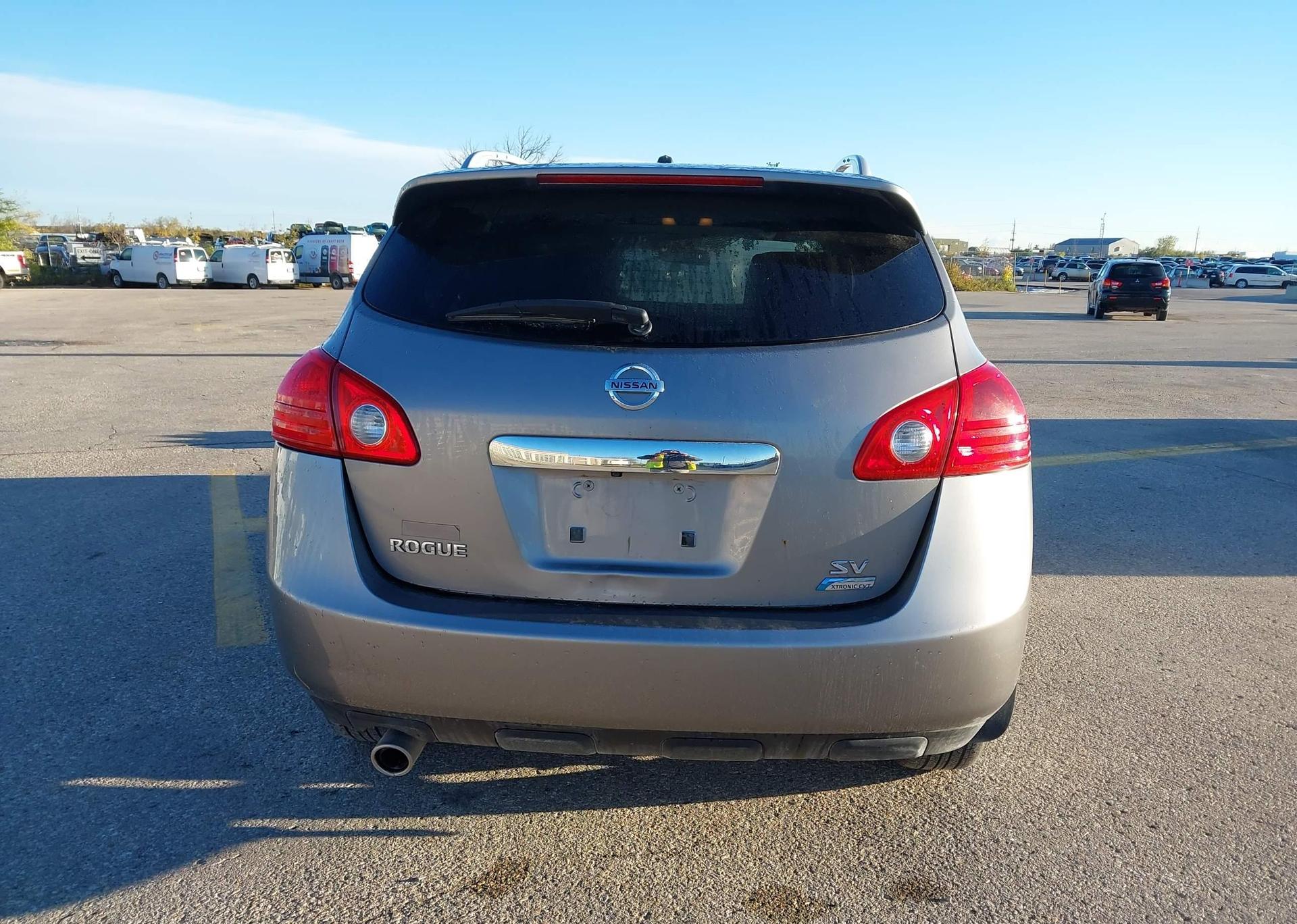2011 NISSAN ROGUE SV