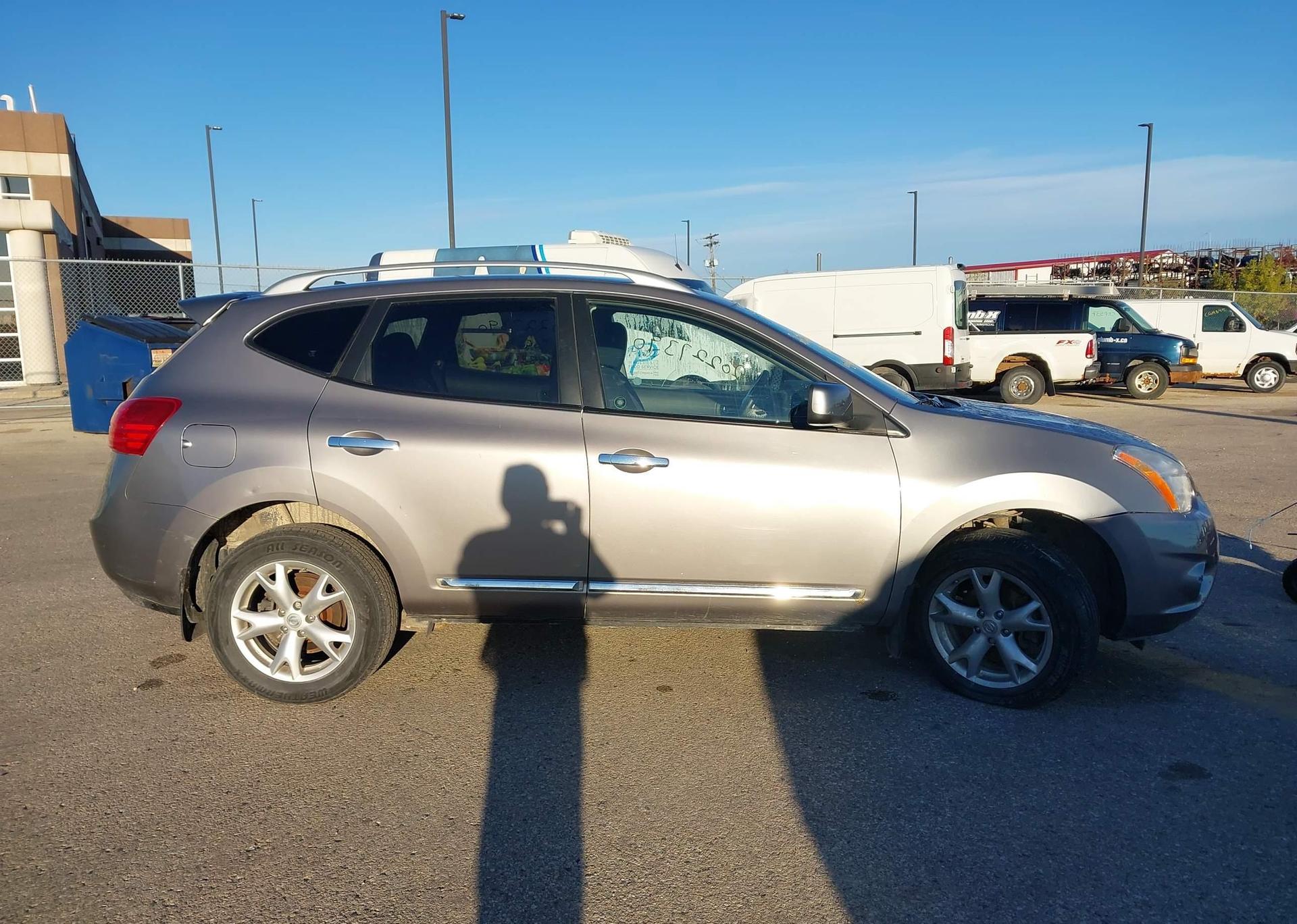 2011 NISSAN ROGUE SV