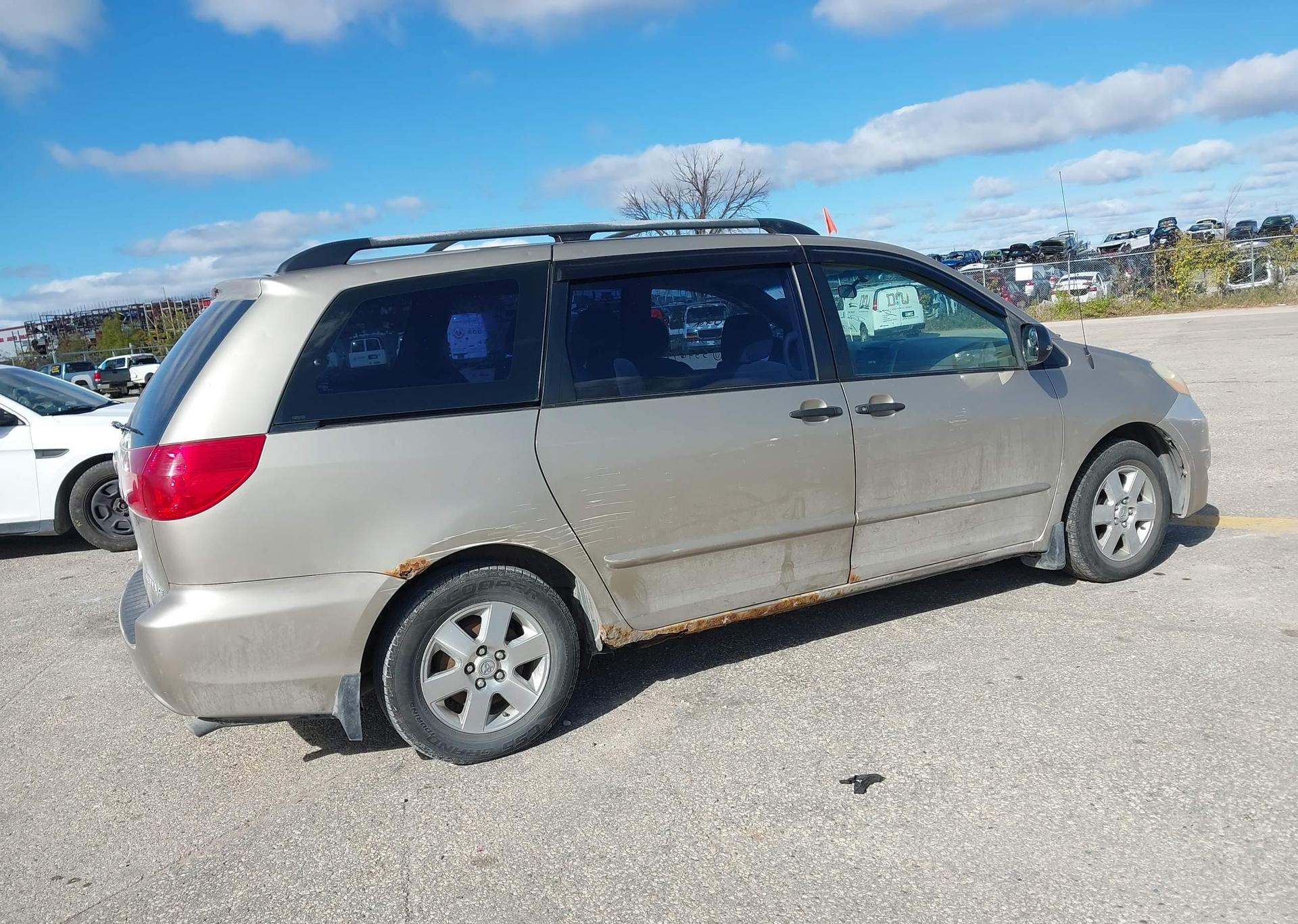 2006 TOYOTA SIENNA CE V6