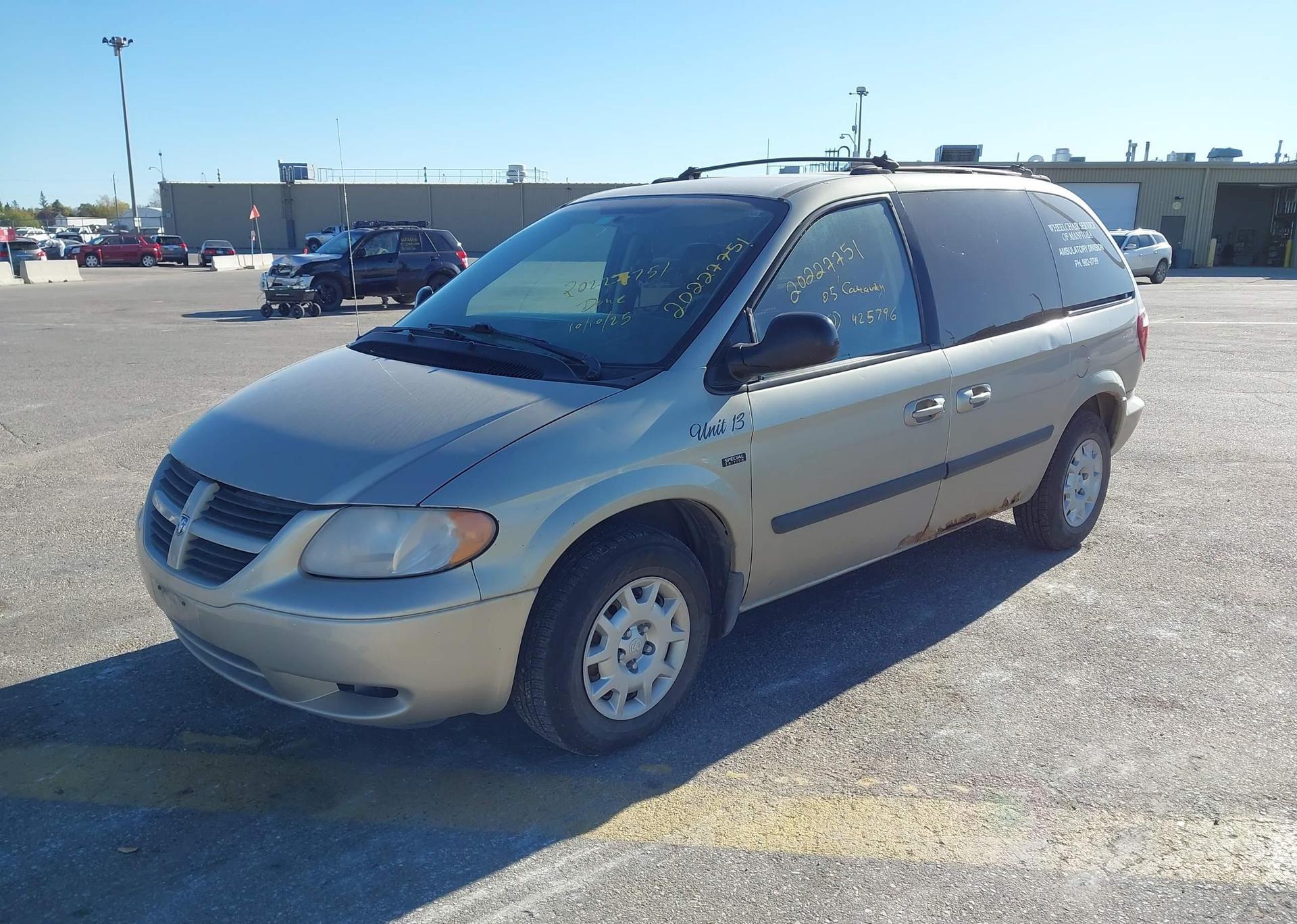2005 DODGE CARAVAN SE