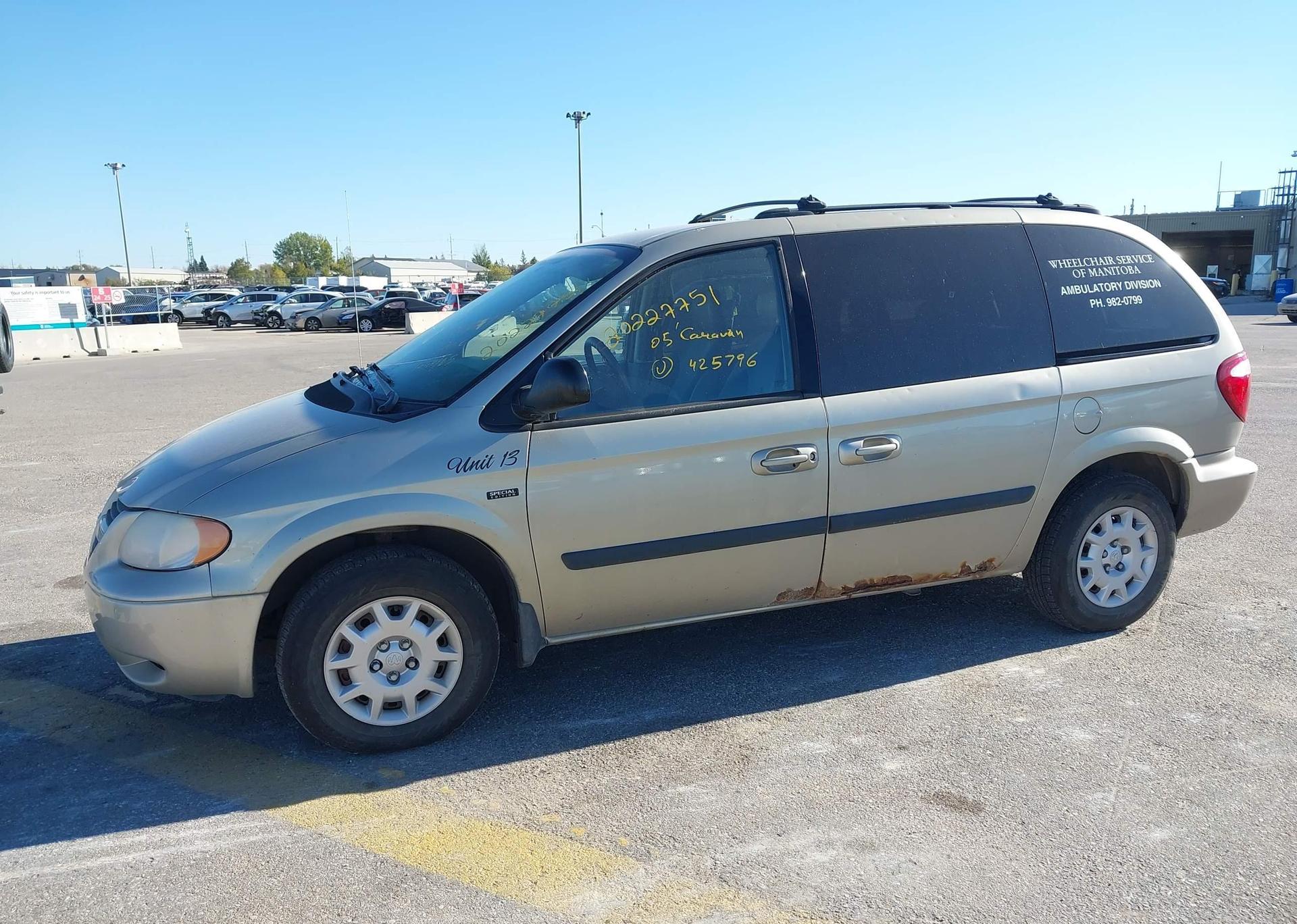 2005 DODGE CARAVAN SE