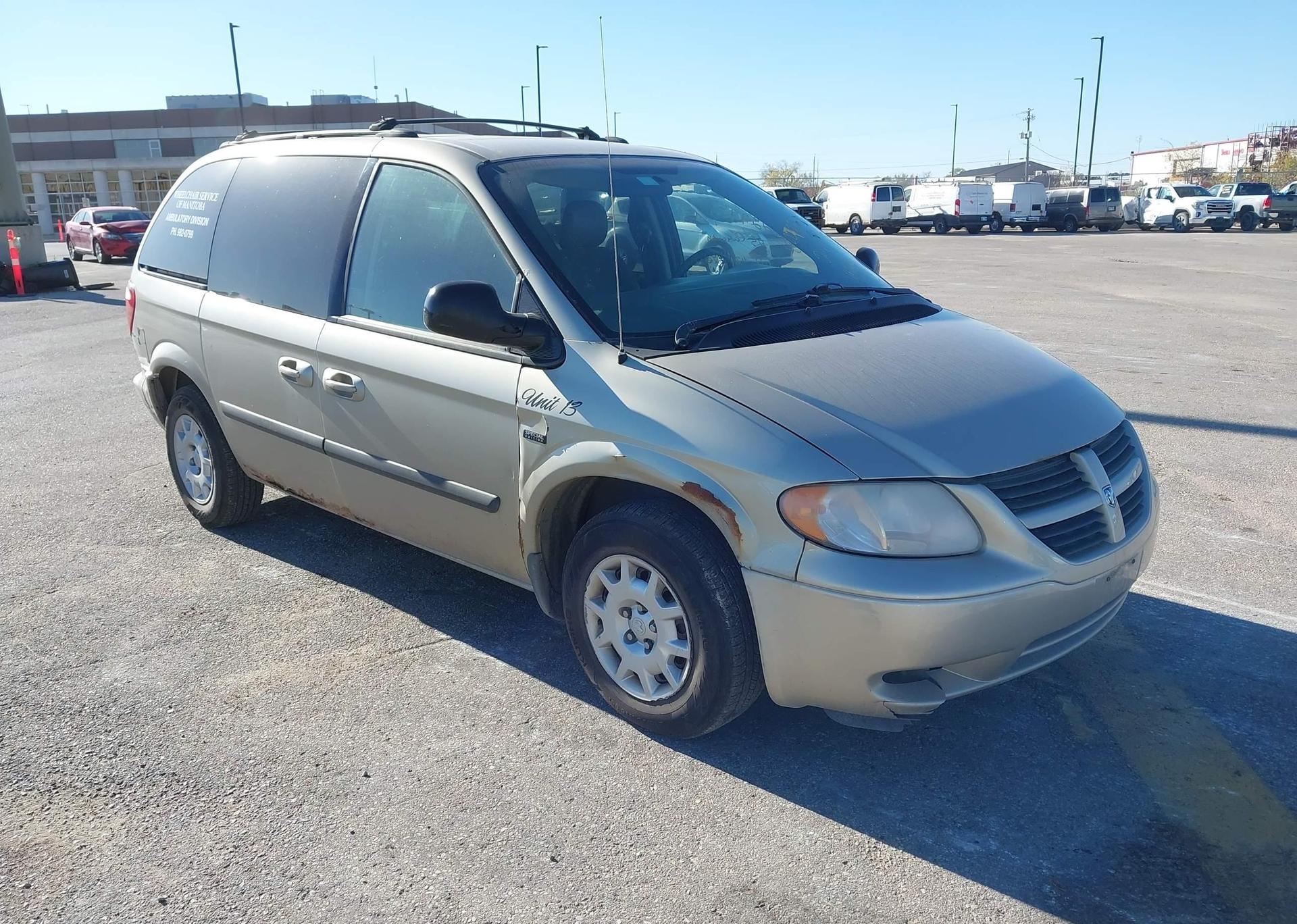 2005 DODGE CARAVAN SE