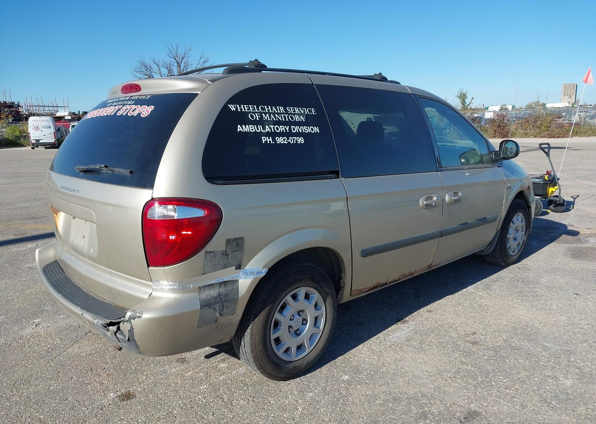 2005 DODGE CARAVAN SE